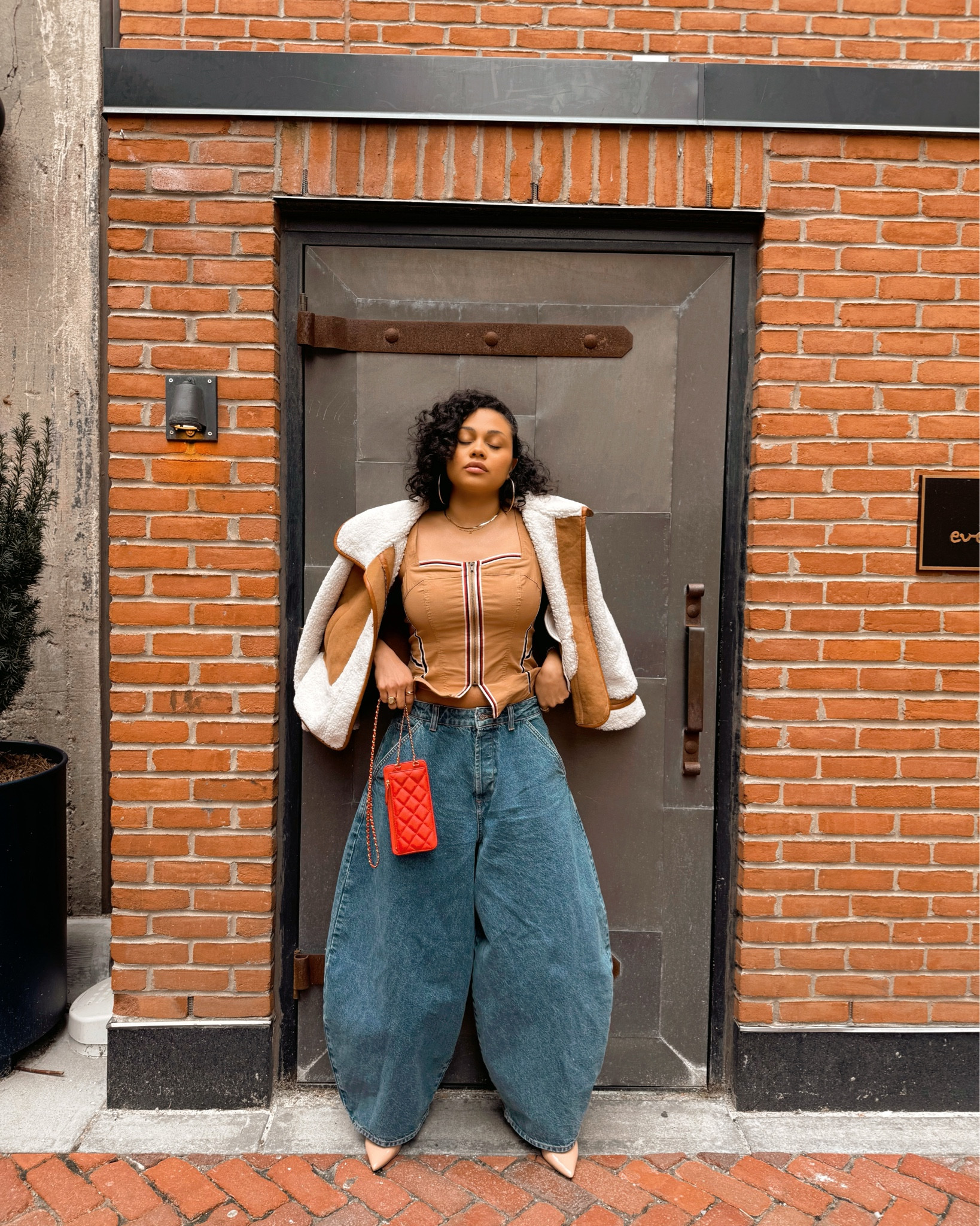 Size M
Ballon pants
Corset top
Sherpa jacket
Luxury bag

#LTKStyleTip #LTKWatchNow #LTKFindsUnder100