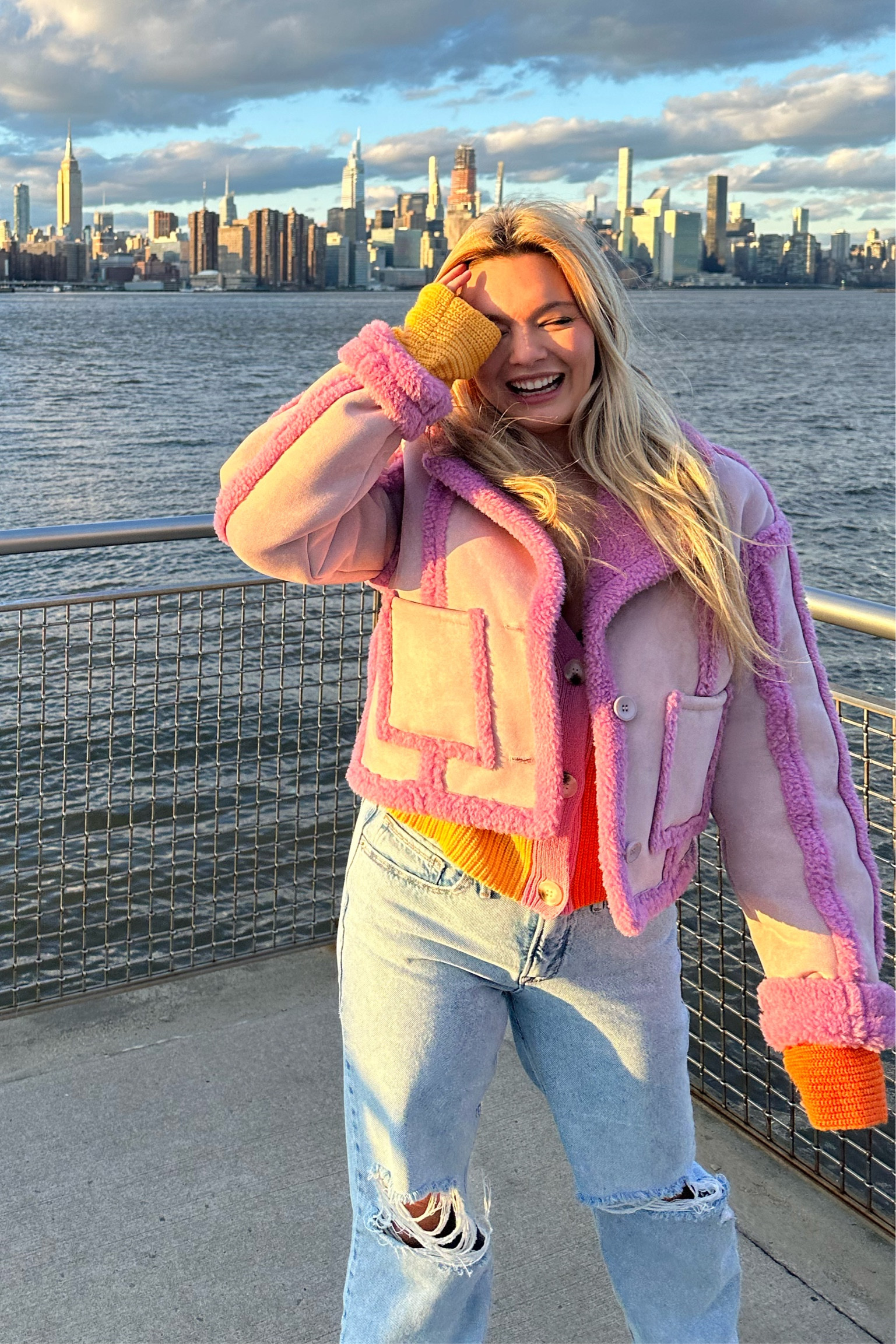 Golden hour in Brooklyn✨🌞 nothing like a Saturday in the city spent with my favorite person in the WORLDDD💛 also this jacket kept me SO warm!

#LTKstyletip #LTKU #LTKSeasonal