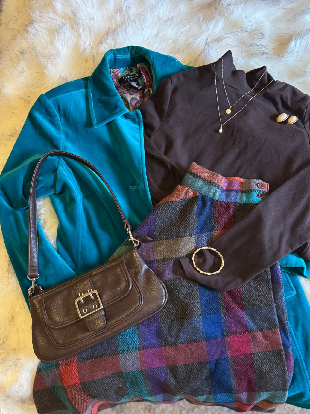 Love these colors together <3

#LTKootd #LTKSeasonal #LTKGiftGuide