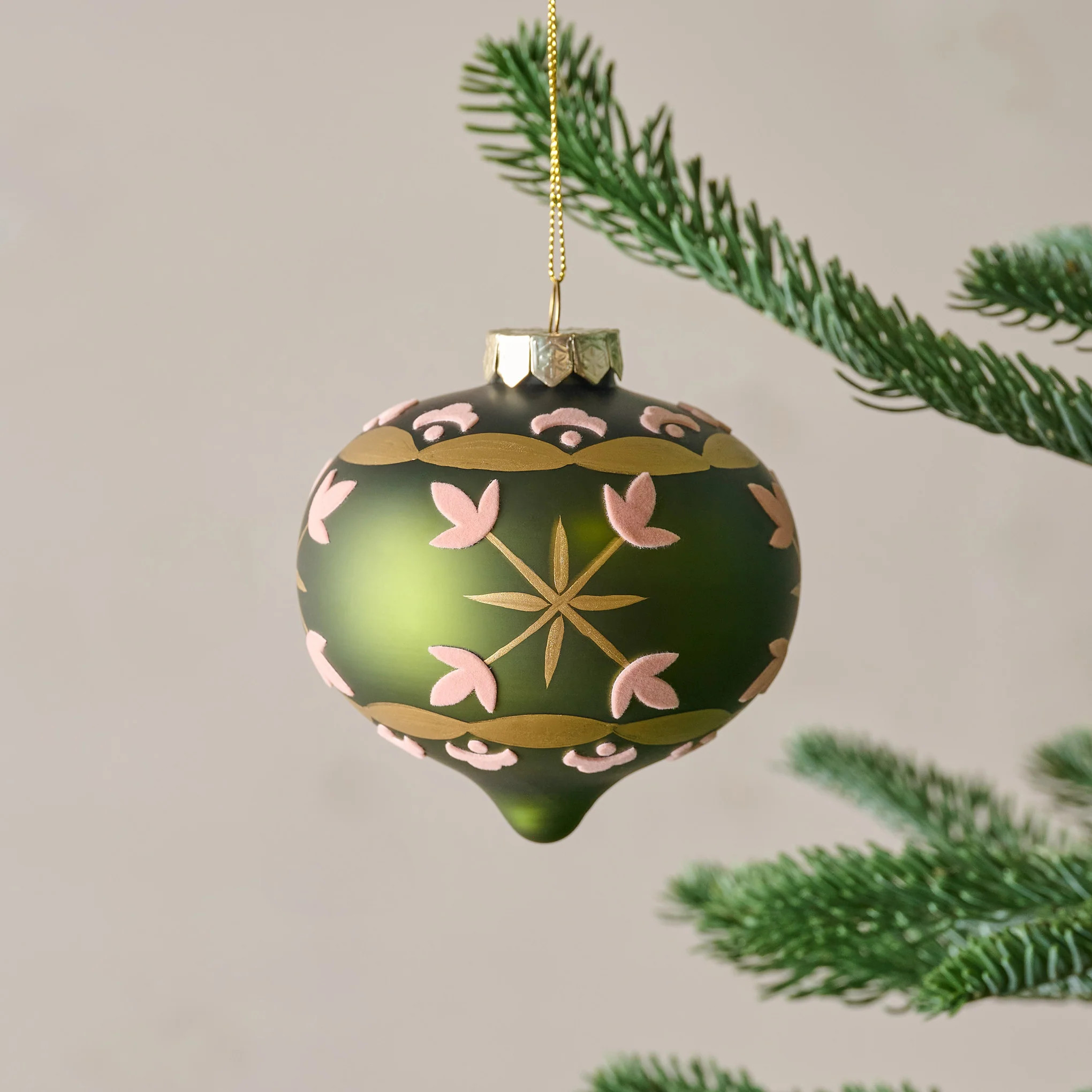 Floral Motif Ornament | Magnolia