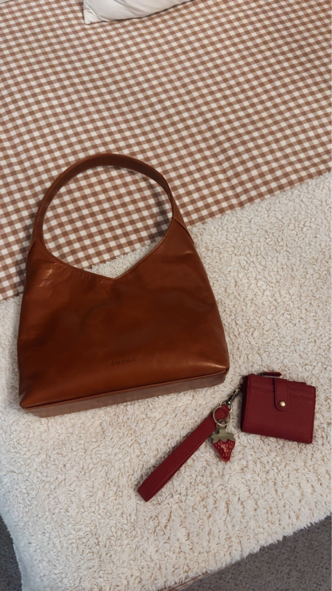 Love this Andar purse + wallet 👜🍓 Use code CASEY20 to save 20%!!

#LTKU #LTKSeasonal #LTKootd