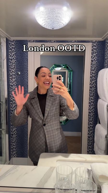 London outfit of the day!

Ganni grey check blazer and mini skirt. I have a size 40. 

Steve Madden black pointed toe buckled flats. 


#LTKstyletip #LTKSeasonal #LTKeurope