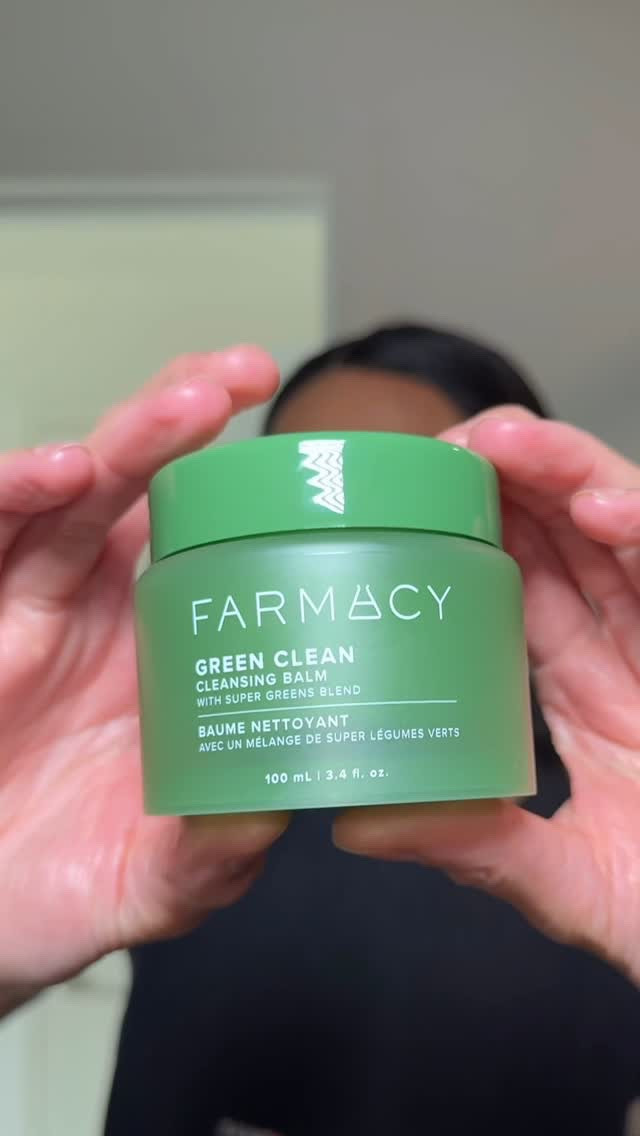 My Holy Grail @farmacybeauty Green Clean Cleansing Balm. Like who need makeup wipes anymore? 💚. #farmacybeauty #greenclean #cleansingbalm #skincare #nomoremakeupwipes #cleansing #thebrandonligons