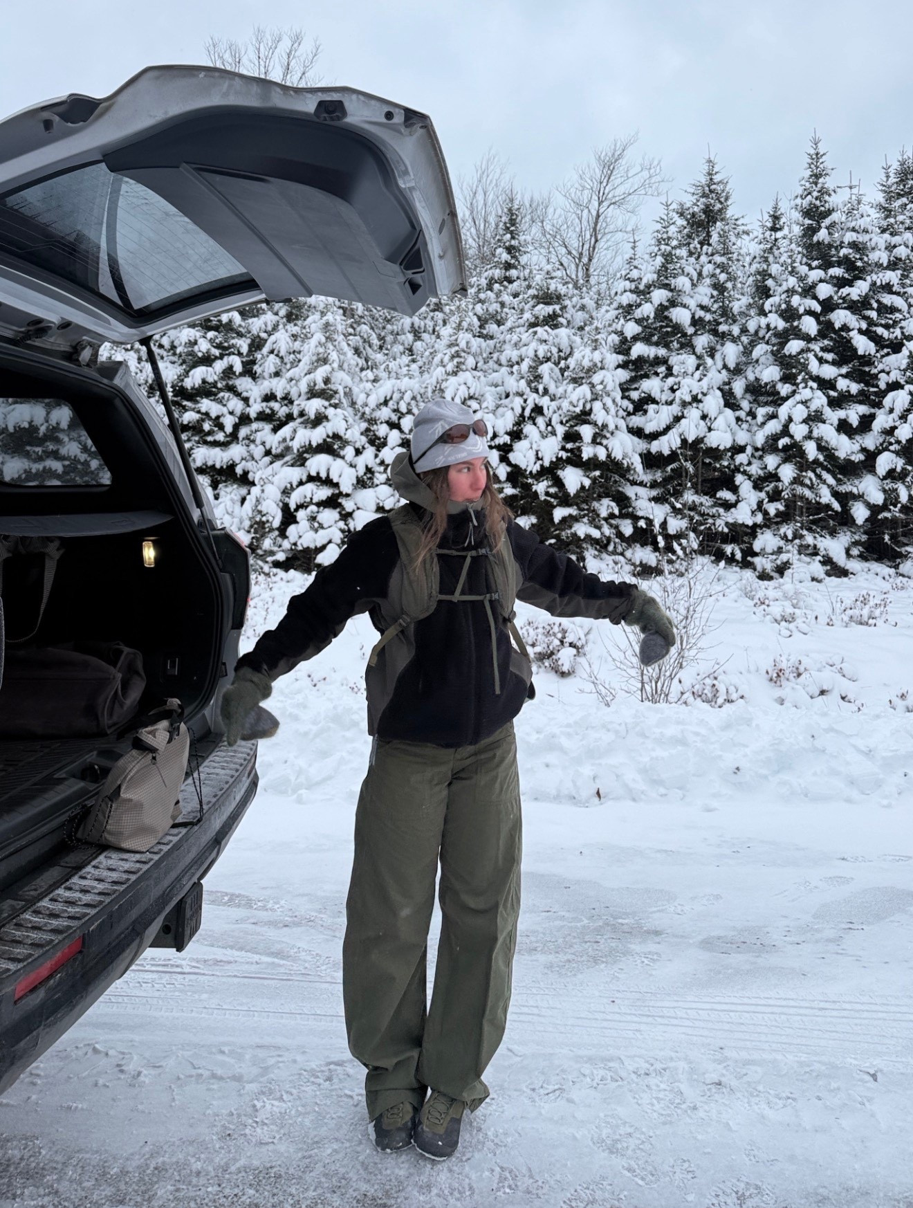 Kotn pants are my absolute favourite !! hat (Arcteryx) and fleece (ROA hiking) are sold out. pack is an old girl (no link) 🤎#outdoorsoutfts #gorp

#LTKwinter #LTKcanada