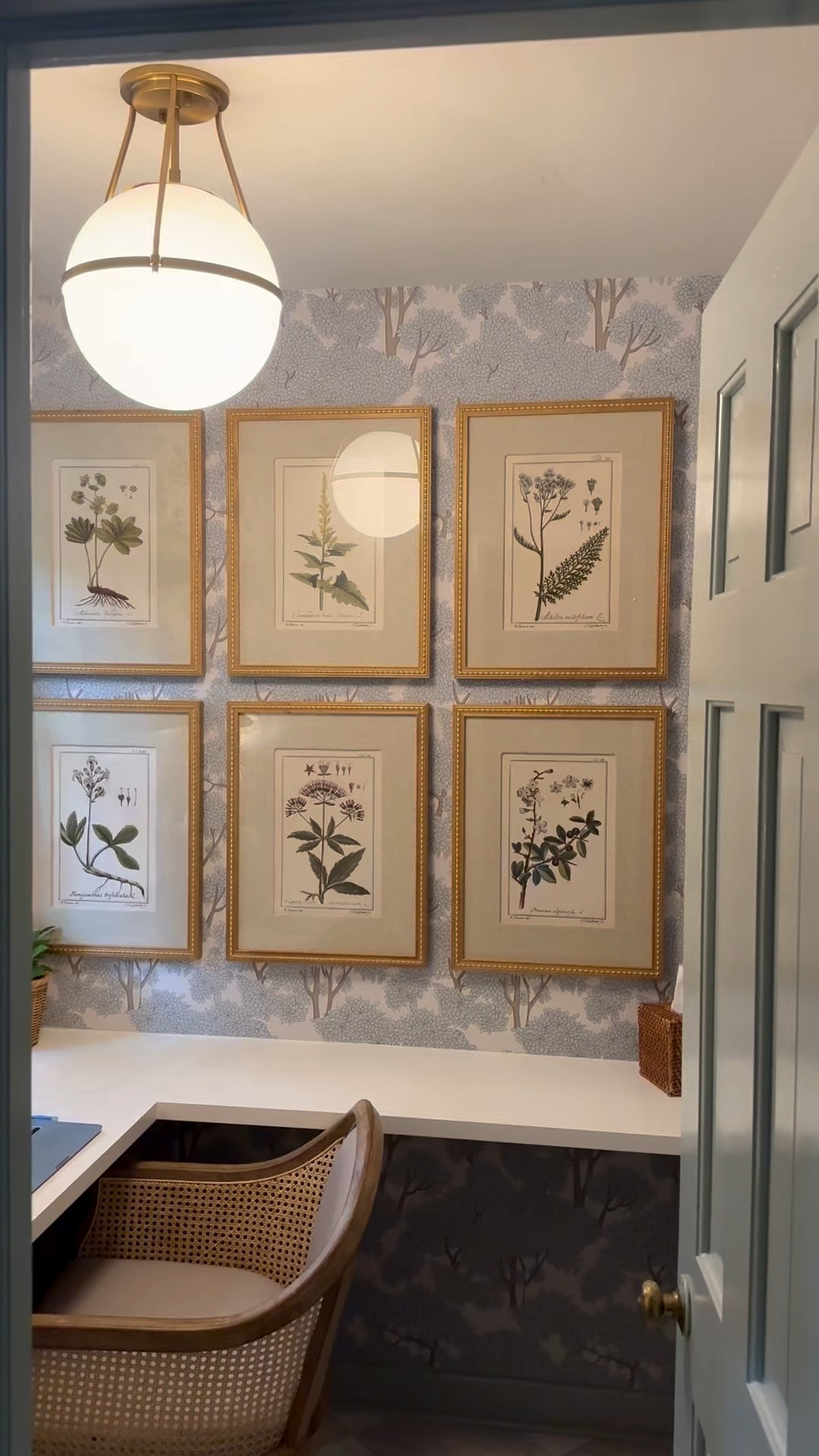 Love this lighting in my office. If you want a semi-flush mount that’s contemporary, highly recommend this look!



#LTKHome