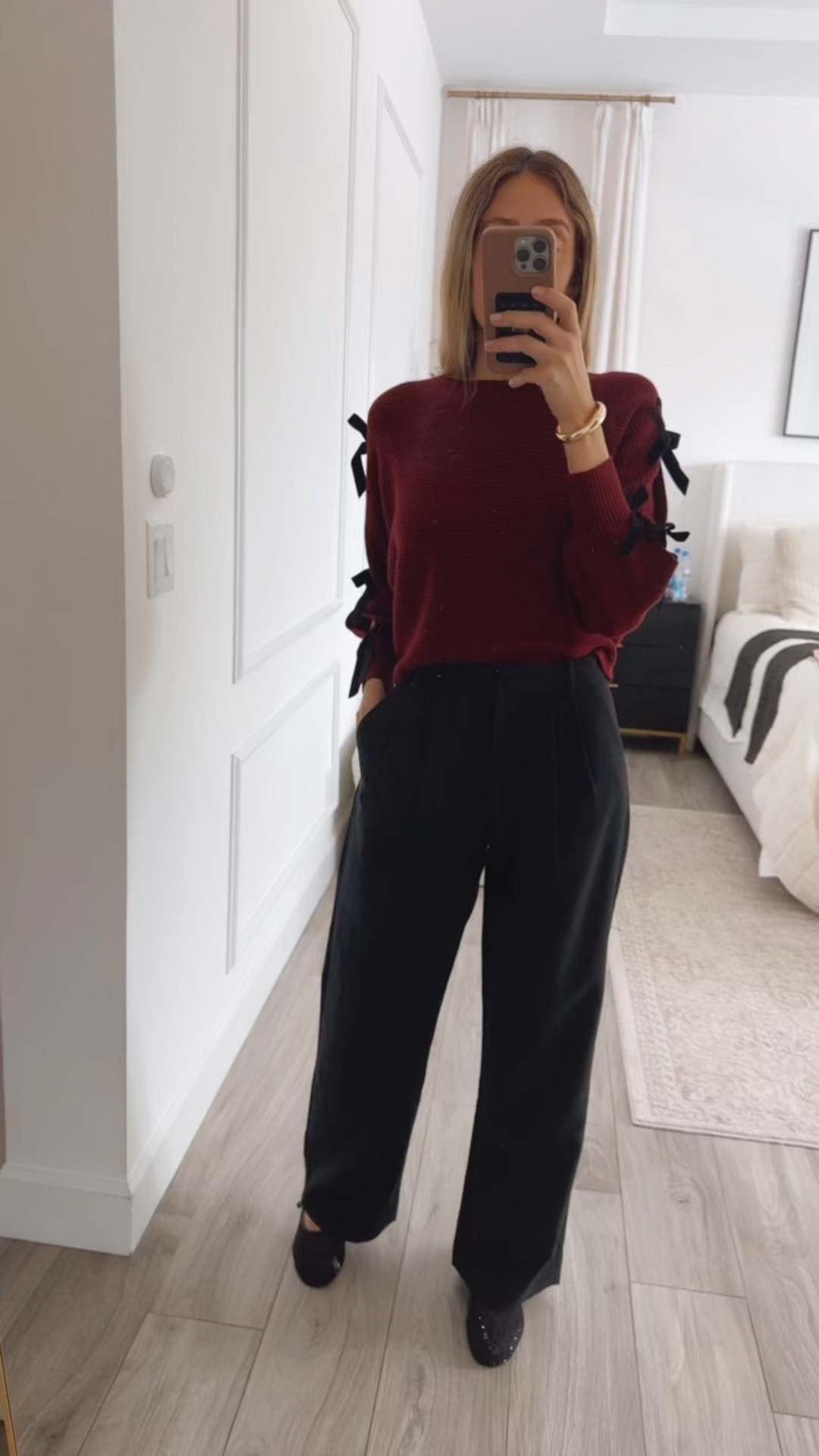 Holiday outfit 
Love the fabric of this sweater, super stretchy, comfortable, and has these cute bowls.
Fits true to size and I’m wearing size small 
@NordstromRack, #NordstromRackPartner #RackScore


#LTKHoliday #LTKU #LTKootd