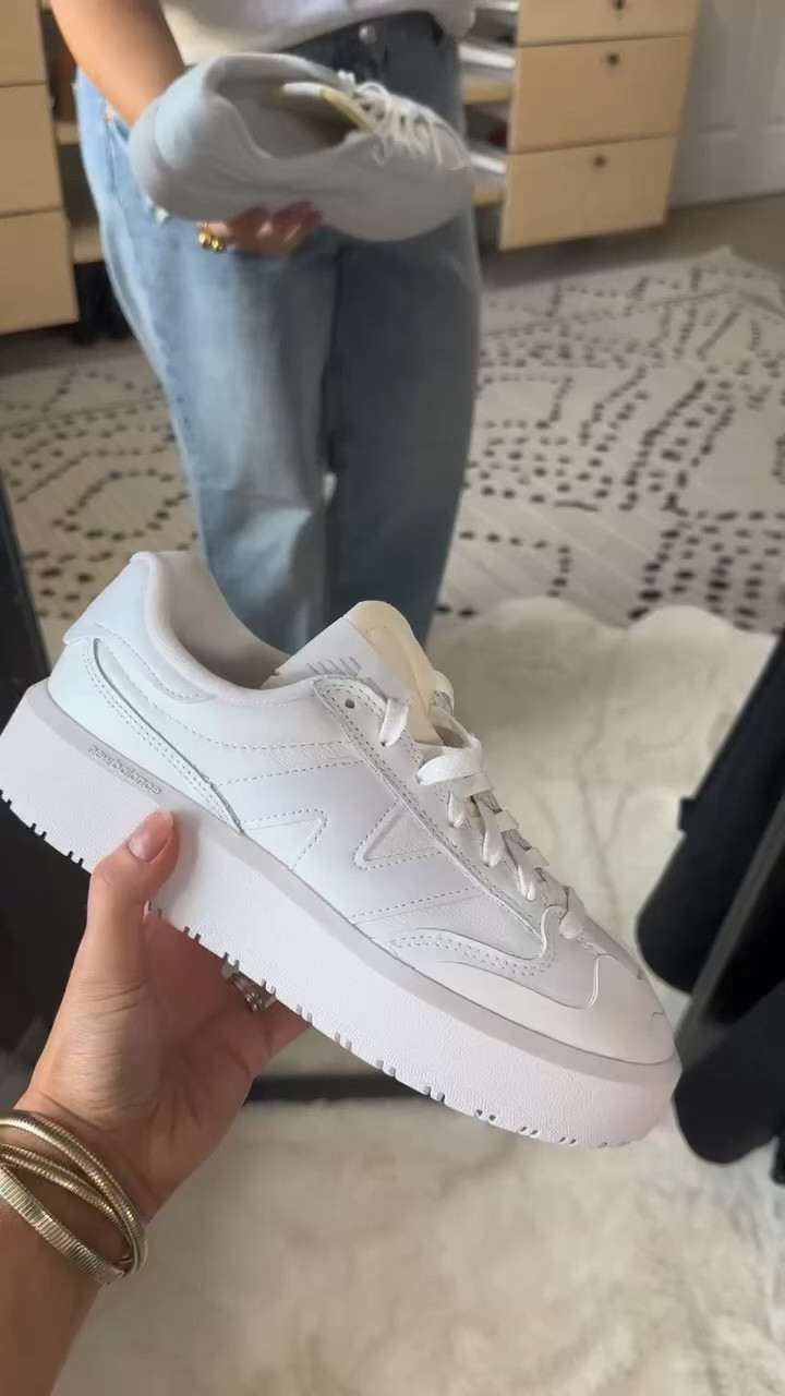 302 court sneakers