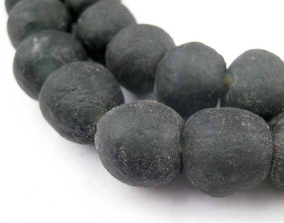 40 Black Recycled Glass Beads from Ghana 14mm (RCY-RND-BLK-559) | Etsy (US)