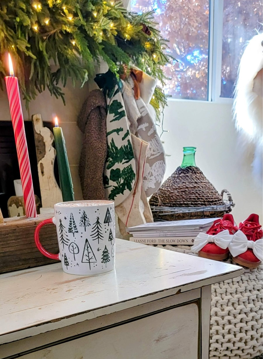 Christmas decor
Christmas coffee table decor


#LTKHome #LTKParties #LTKHoliday #LTKSeasonal #LTKCyberWeek