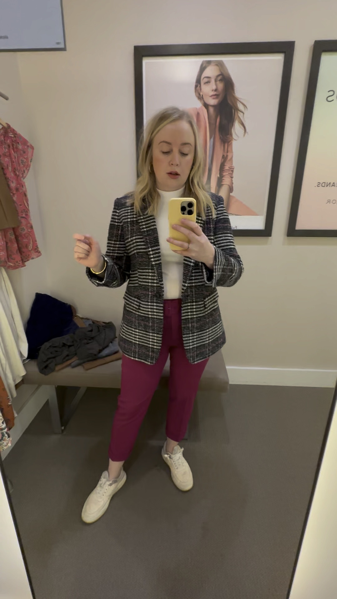 The most stunning winter blazer. True to size. In the pants I’m wearing a petite… definitely too short. #hocautumn 