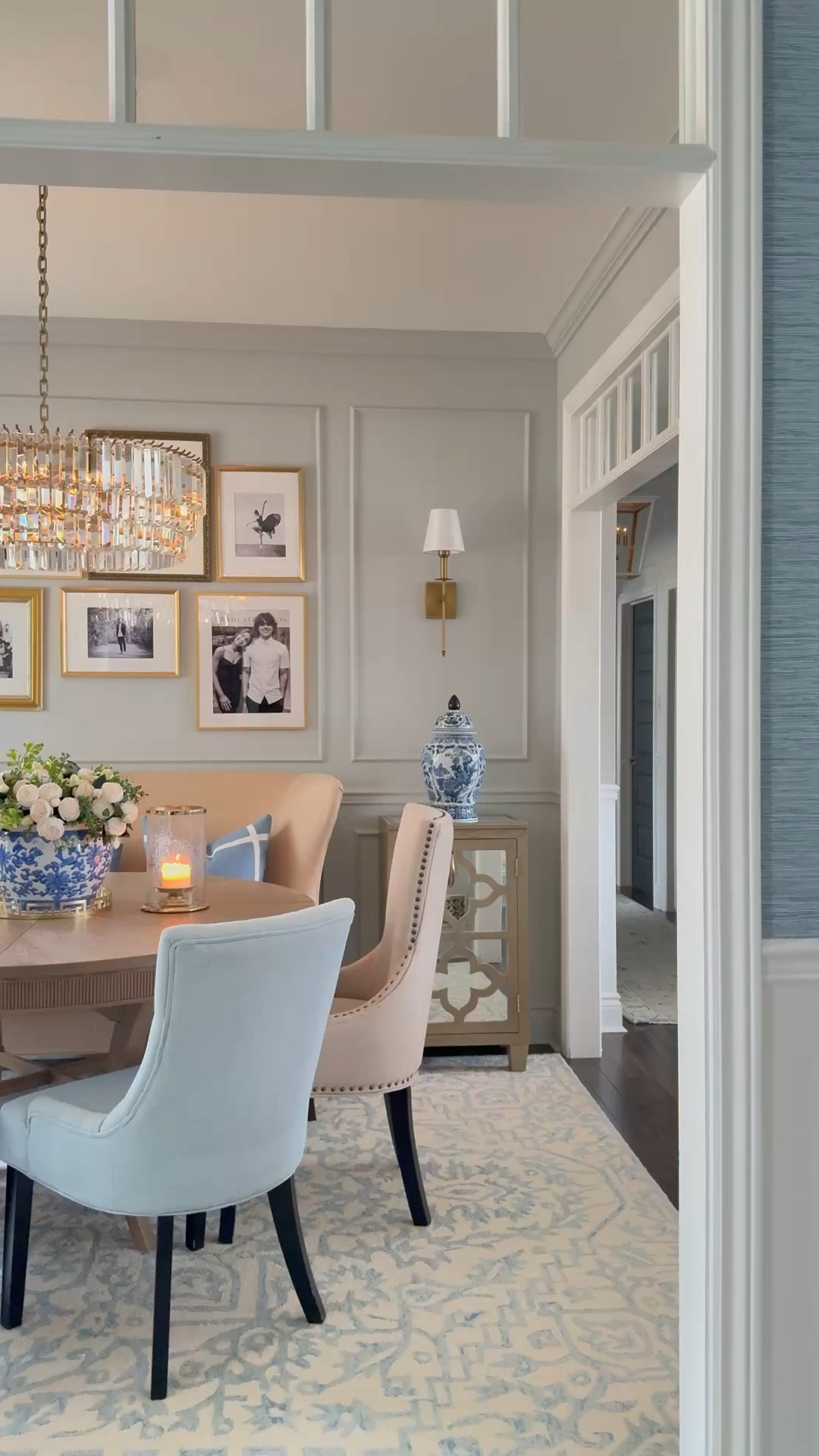 Chic and simple dining room details! Pretty florals, hurricane lanterns, mixed seating and chic light blue drapes and ginger jars💙

Dining room, dining entertaining, hosting, chic home, home decor, home design

#LTKSeasonal #LTKHome