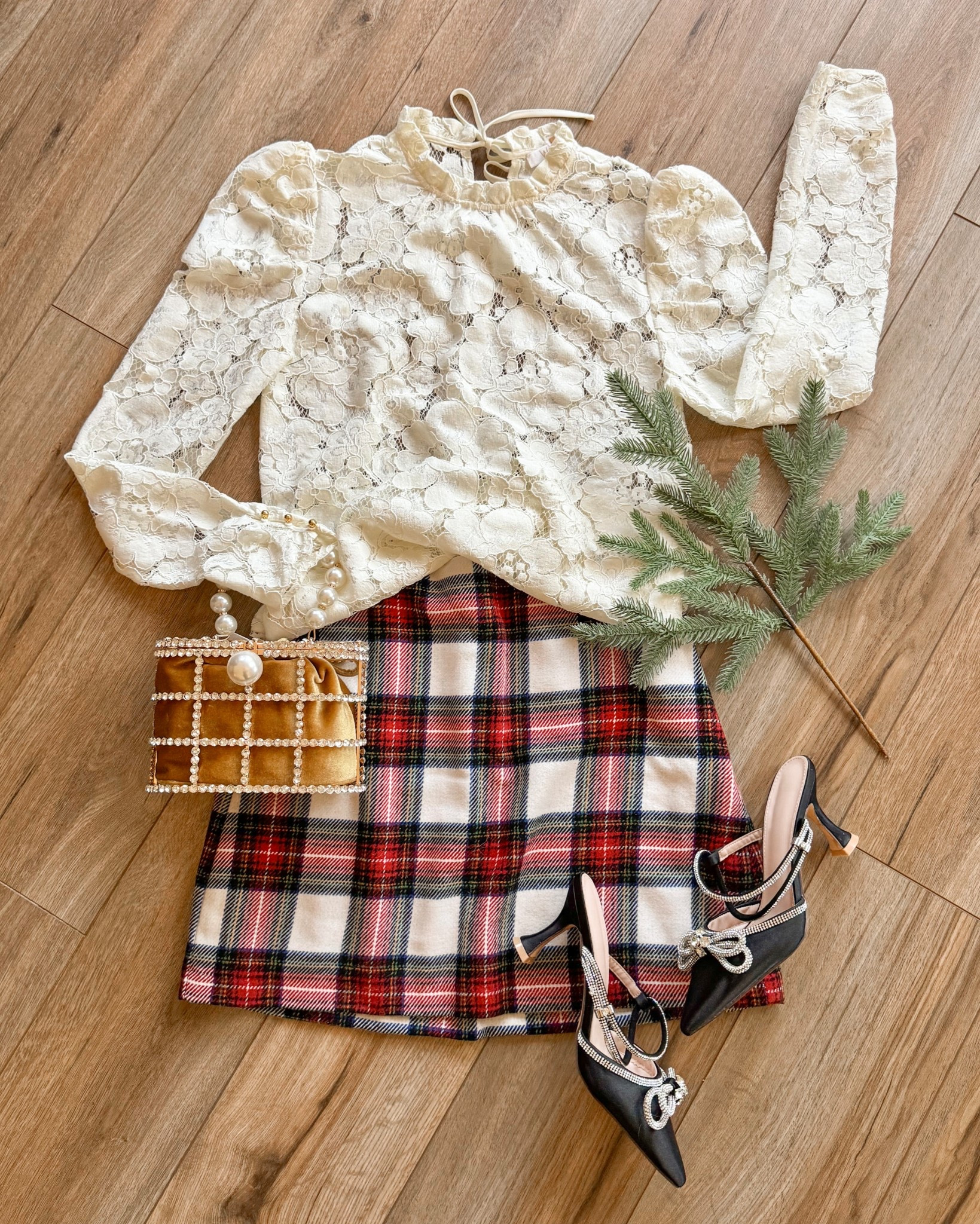 christmas outfits. holiday outfit. plaid skirt. 

#LTKSeasonal #LTKGiftGuide #LTKHoliday