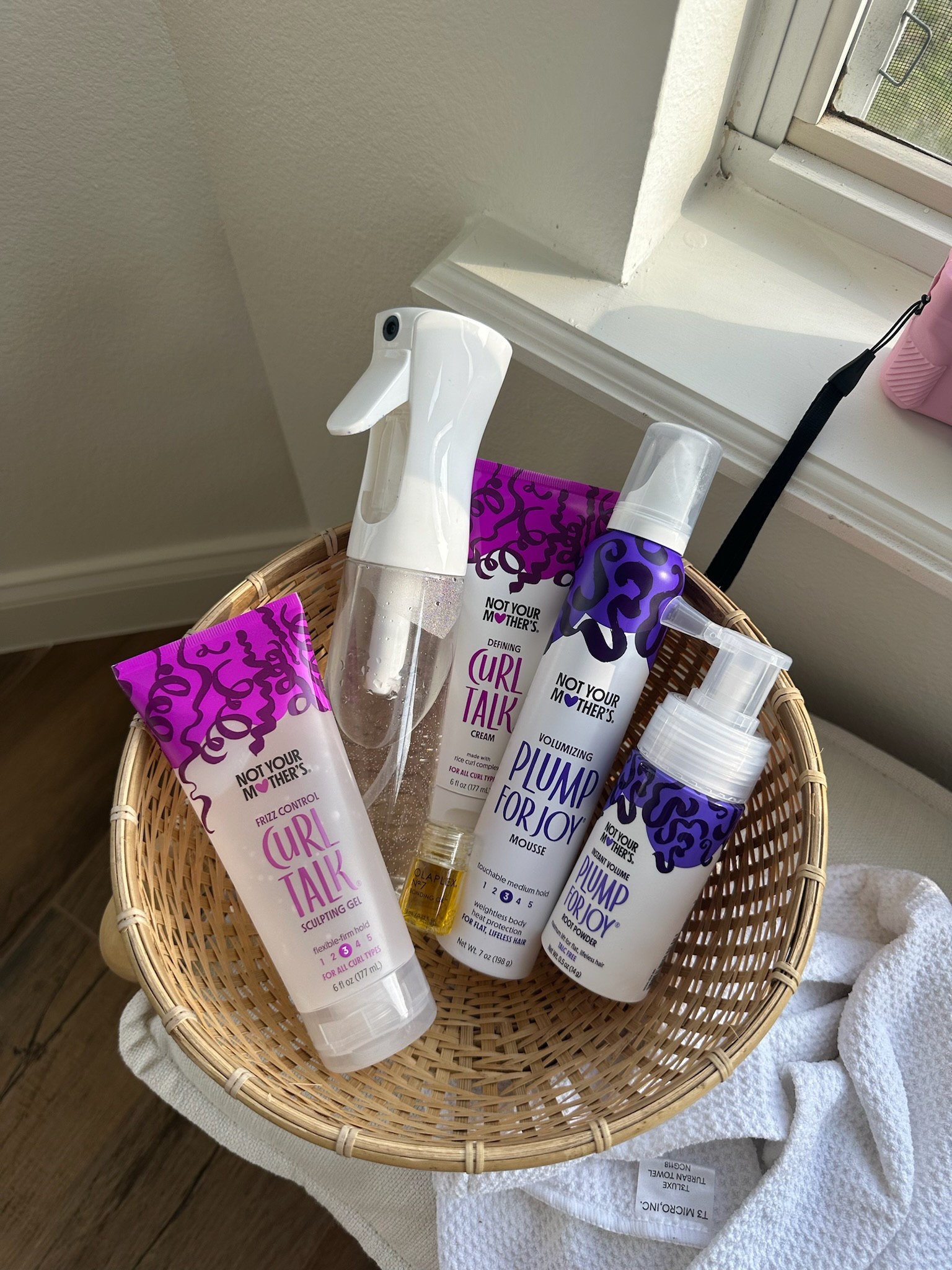 Curl routine necessities:)

Curly hair products, wavy hair products, summer hair

#LTKBeauty #LTKFindsUnder50 #LTKGiftGuide