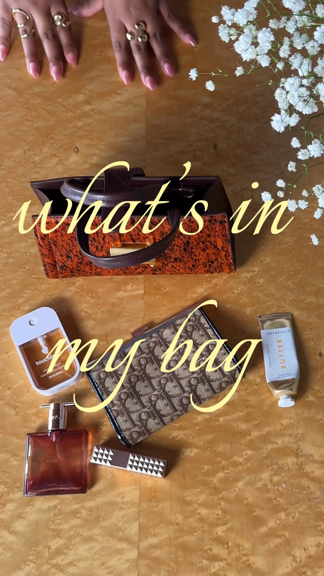 heard it’s #nationalhandbagday so let’s see what’s in my bag 👜✨

#explore #accessories #whatsinmybag #fallaccessories

#LTKStyleTip #LTKSeasonal #LTKBeauty