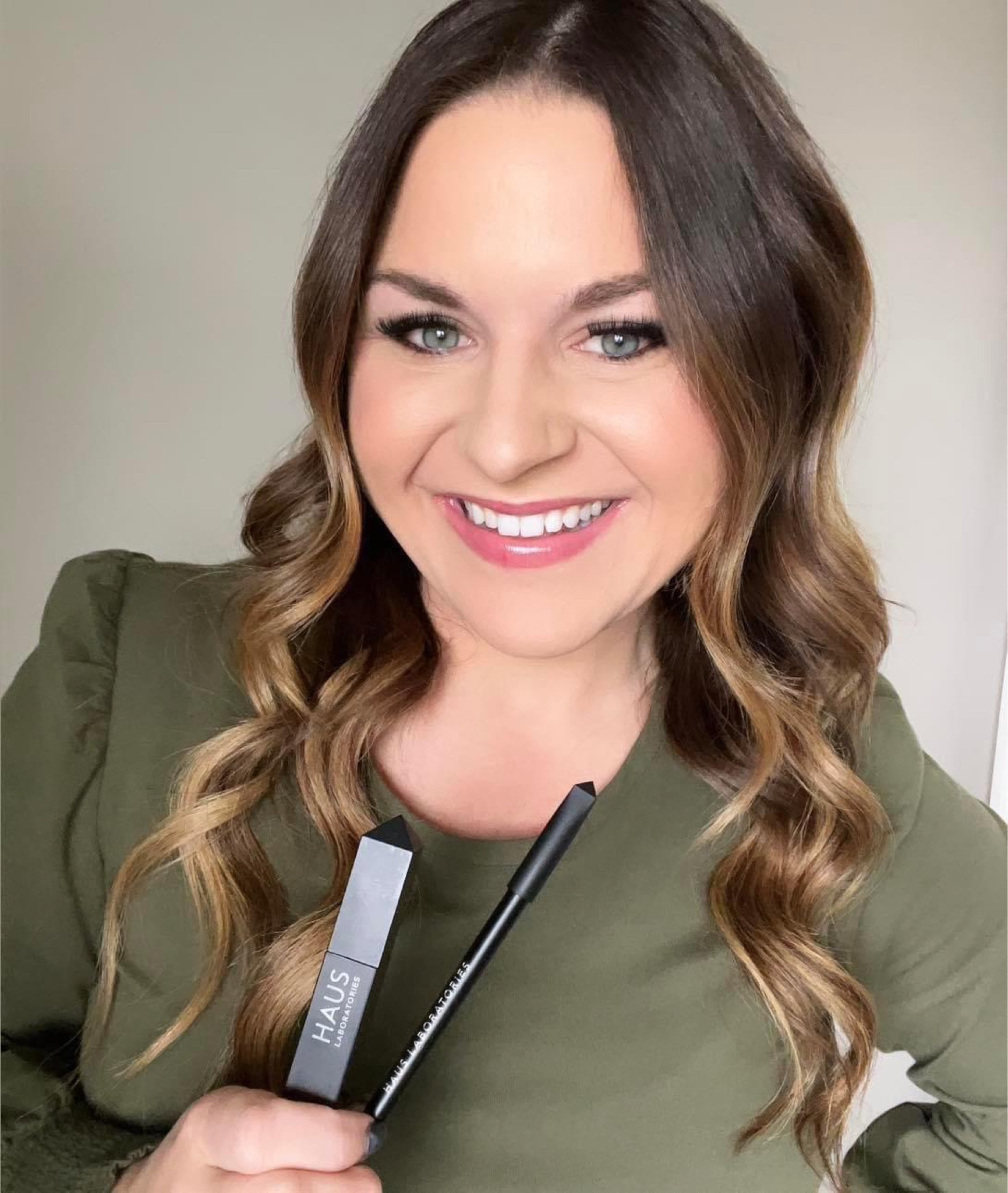 My Haus Laboratories by Lady Gaga lipgloss and liner are both 50% off! ’m wearing the color Blaze in the gloss and Arc in the liner. This is such a great neutral. Love this stuff! Not sticky and lasts!


#LTKbeauty #LTKFind #LTKstyletip