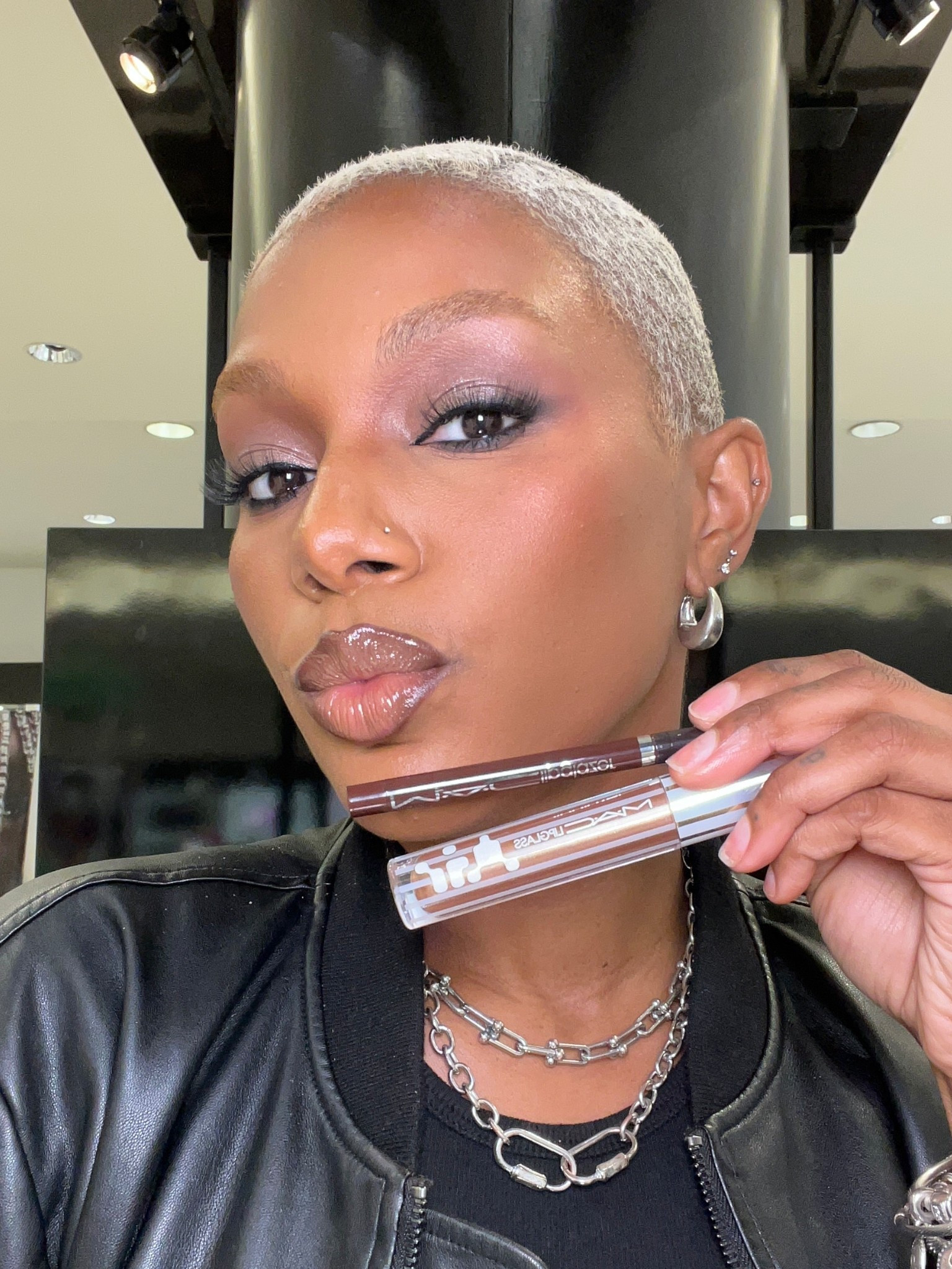 That MAC *NEW NEW* lipglazer + lipglass air 
- root for me lipglazer
- accolade lipglass air 
- hodgepodge sleek satin LS

#LTKBeauty