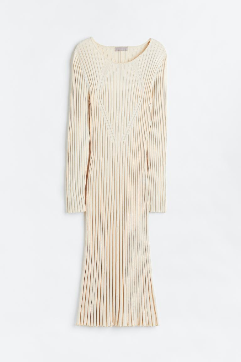 Geripptes Strickkleid | H&M (DE, AT, CH, NL, FI)