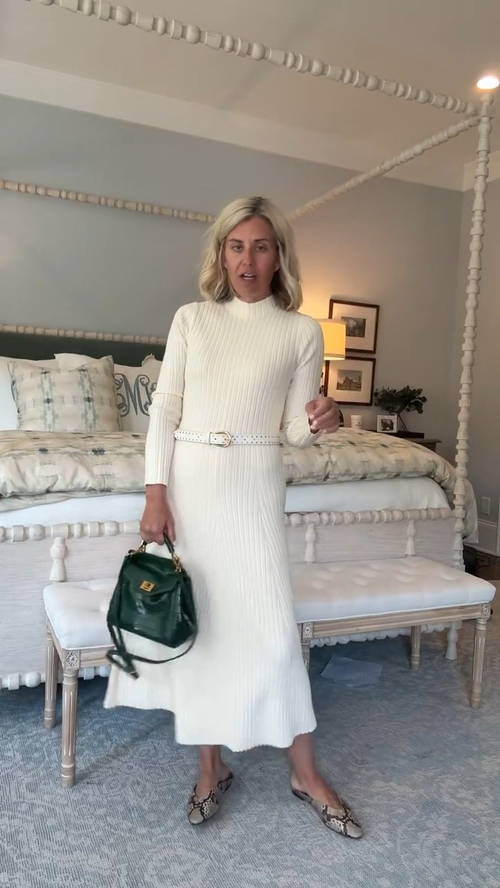 Love a sweater dress that we can style so many ways!
Dress - small
Shoes - 8 tts