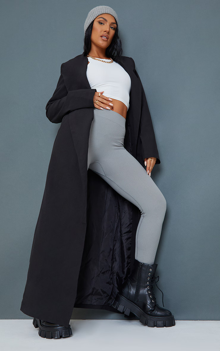 Blazer long noir à boutons | PrettyLittleThing (FR)