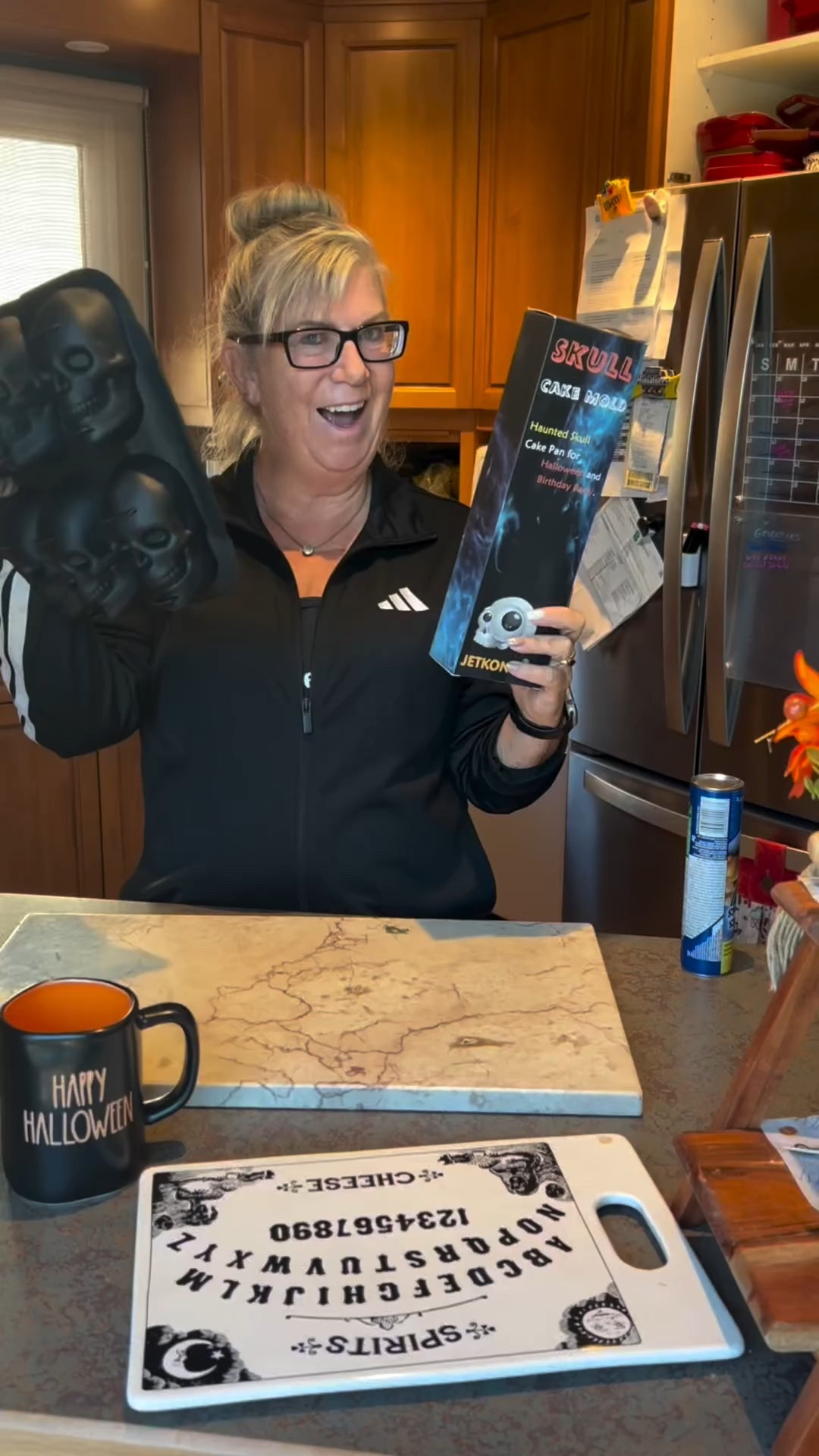 Had to do it. I ordered the skull molds to make Halloween Treats.

Today we are trying skull pizza snacks.

You will need
Croissant dough
Pizza sauce
Mozzarella
Pepperoni
Seasoning
Skull molds 

Bake as normal using croissant recommendation 
Serve while warm. Tasty treats for Halloween parties 

#halloweentreats #skulltreats #halloweenfood #skullpizzapockets #ottawafoodie #ottawalifestyle #skullmolds #canadianliving