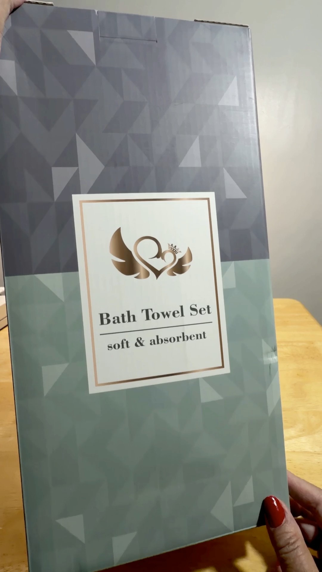 Great set of 4 Bath Sheetts!
These high quality bath sheets are soft and absorbent. I love how big they are and they are perfect for me when I get out of the shower. Your guest will love them too.
These will also be a great hostess gift!

#LTKmorningroutine #LTKGiftGuide #LTKHome