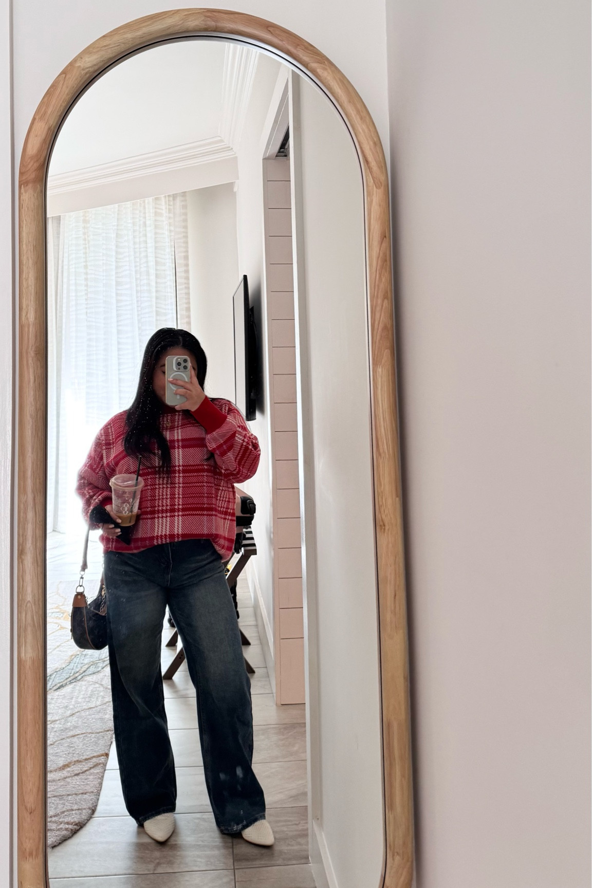 The most perfect cozy cashmere sweater I’ve ever had!

#LTKGiftGuide #LTKHoliday #LTKMidsize