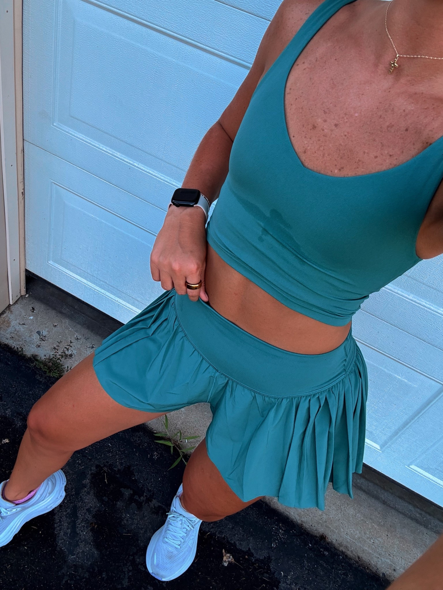 workout fit of the day (pls ignore the sweat)

LOVE this teal color & it is on MAJOR SALE!!!
size XS top
size S shorts
size 7 shoes

#LTKActive #LTKFindsUnder50 #LTKU
