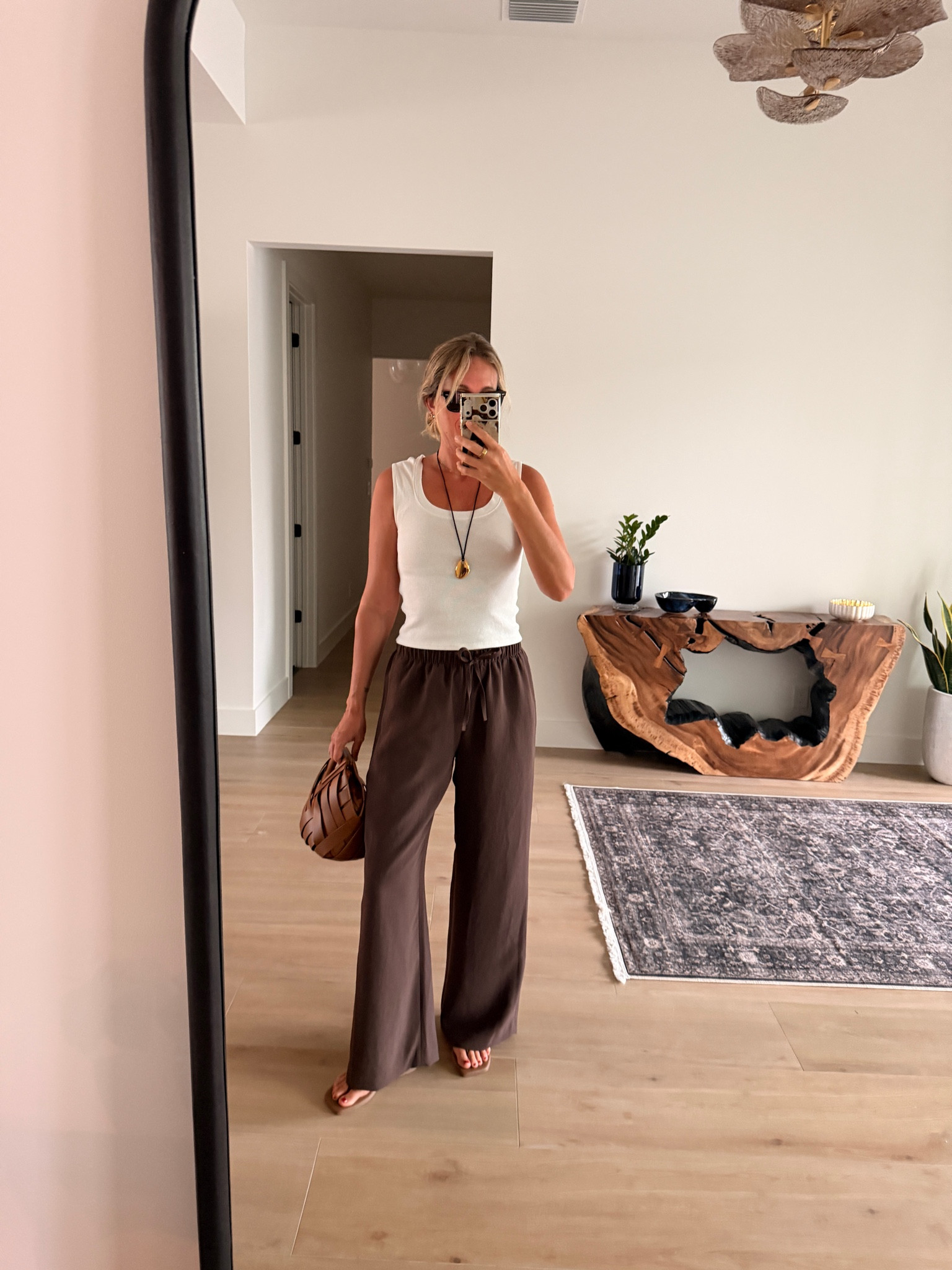 Aritzia pants size medium 5’9”

#LTKmomlife #LTKgrwm