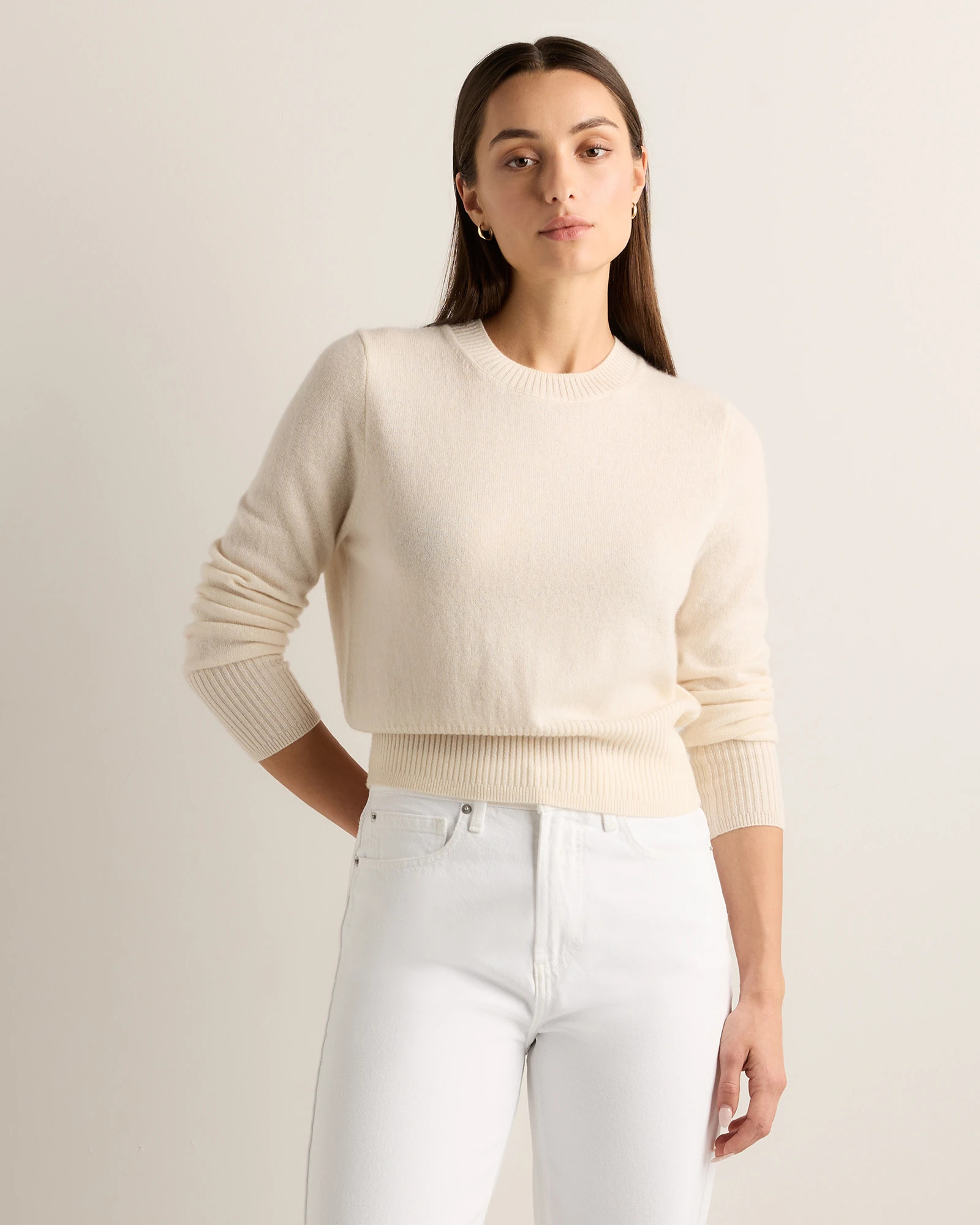 Quince | Women's Mongolian Cashmere Shrunken Crewneck Sweater in Black, Size Medium | Quince