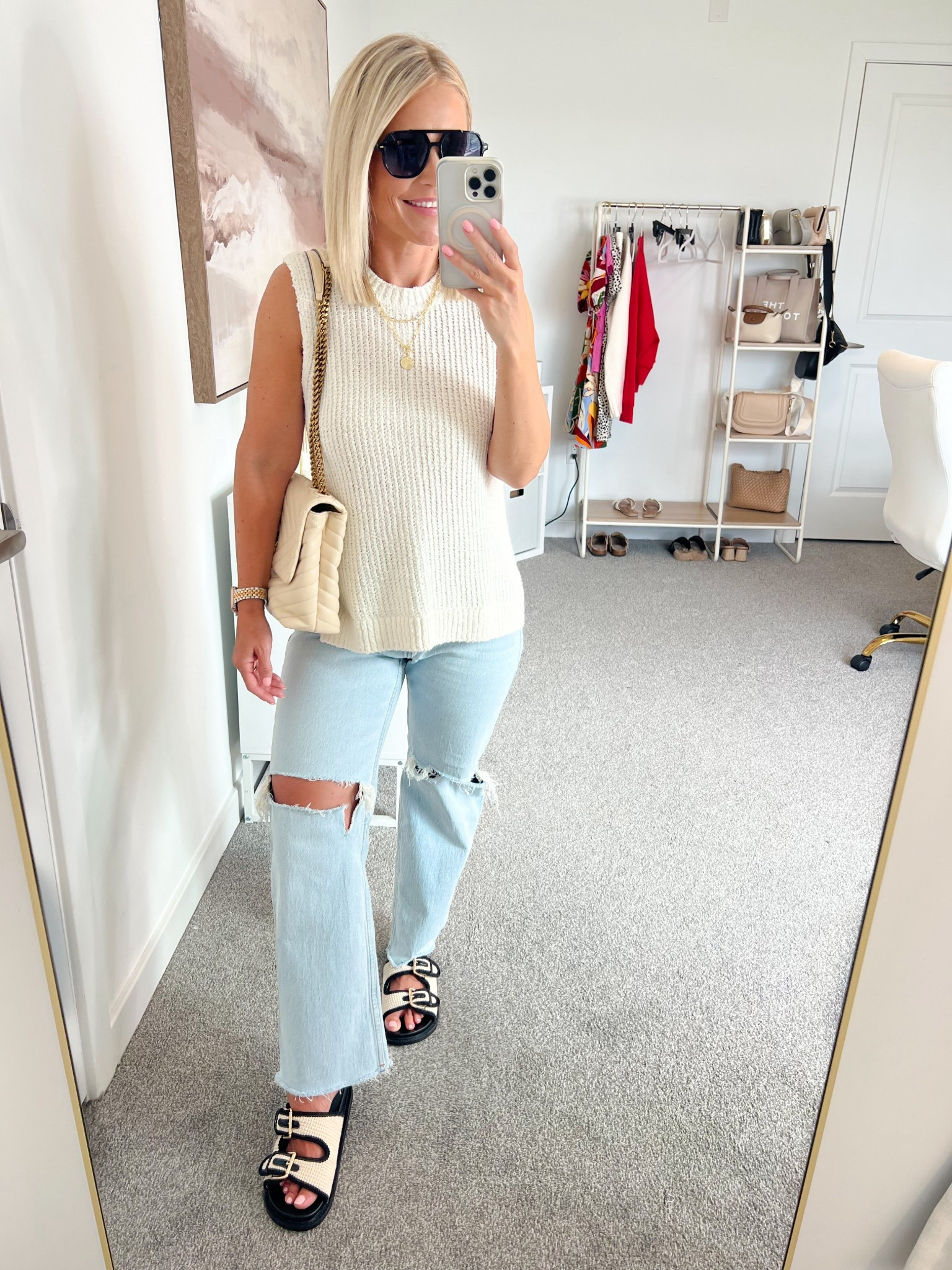 Casual summer outfit! Love this sweater top it’s so soft and I got it in the green as well. Wearing a size small.



Summer outfits, jeans, petite jeans, summer style, petite style,
Midsize fashion finds, 

#LTKPetite #LTKMidsize #LTKStyleTip