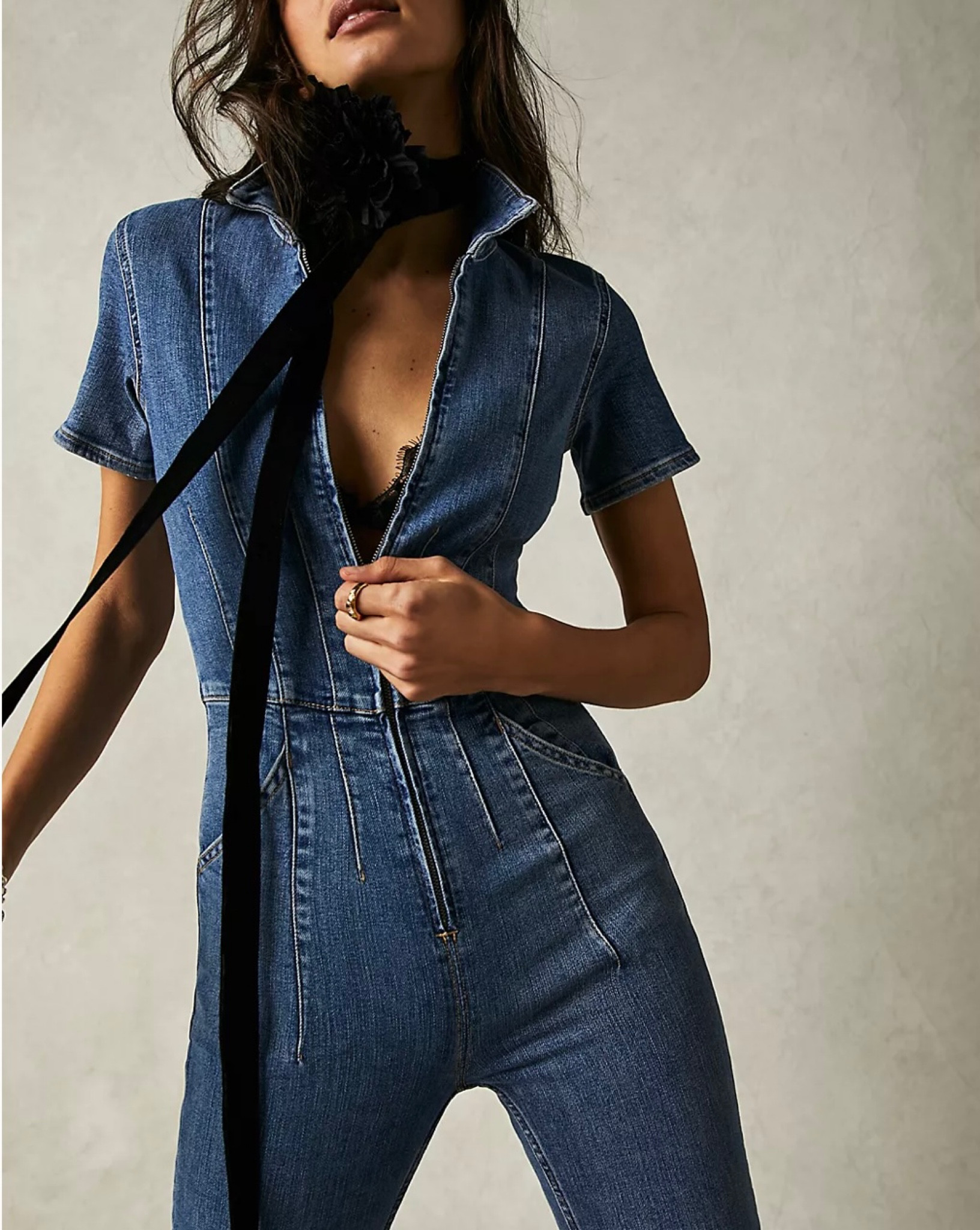 A blend of my love for jeans and jumpsuits. The comfort of jeans and the hugs of a jumpsuit in one combo. 

#jumpsuit #jeans 


#LTKstyletip