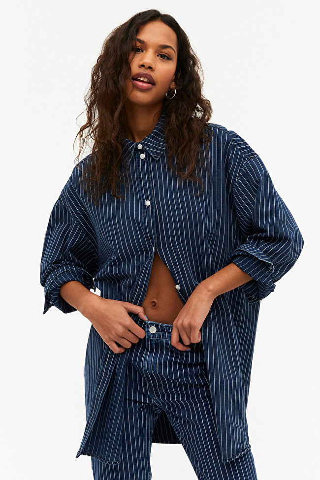 Gestreiftes Oversize-Jeanshemd | Monki (DE)
