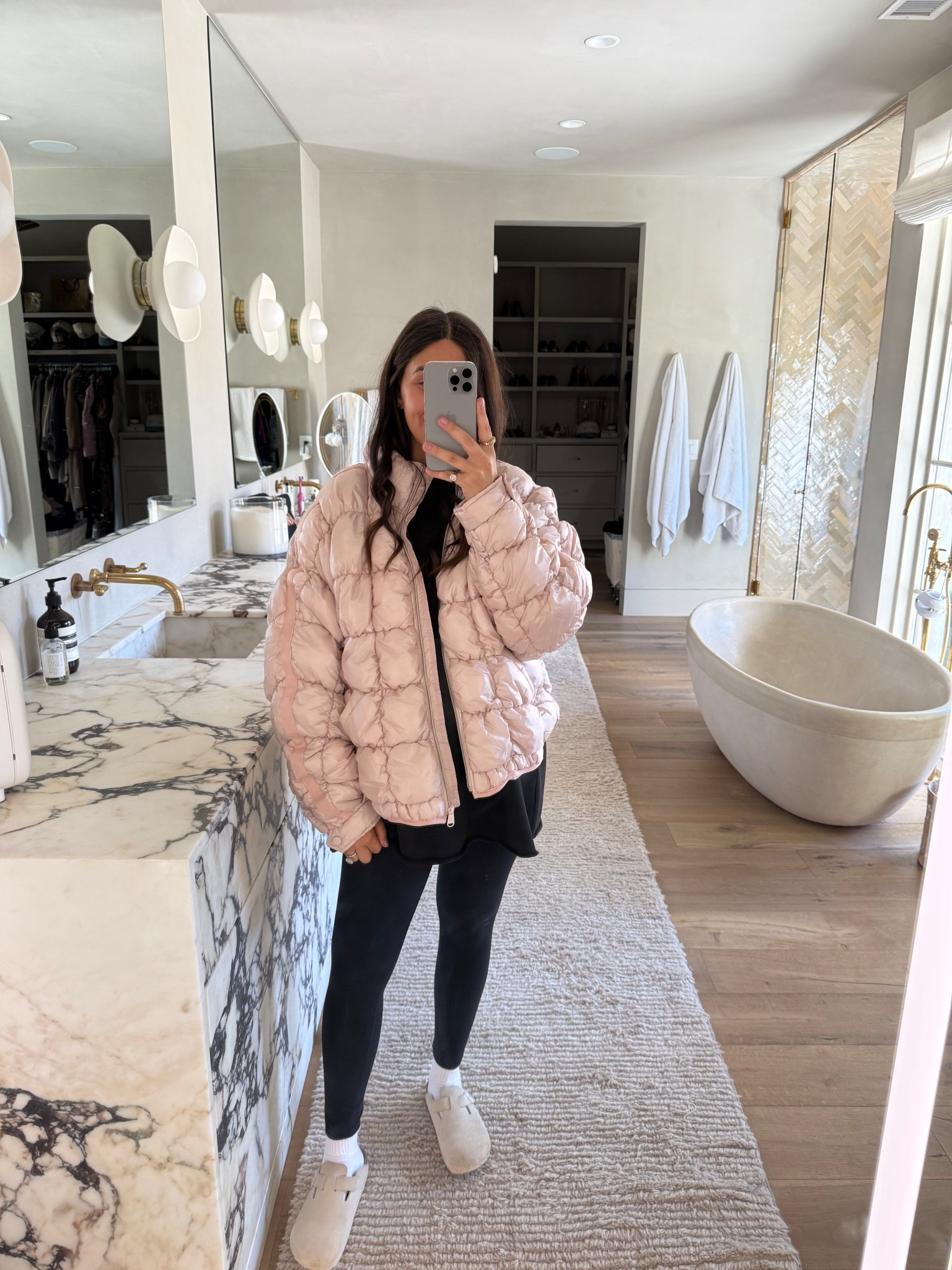 Jacket: medium 
Top: large 
Leggings: medium 

Dressupbuttercup.com #dressupbuttercup #dederaad


#LTKSeasonal #LTKStyleTip #LTKActive