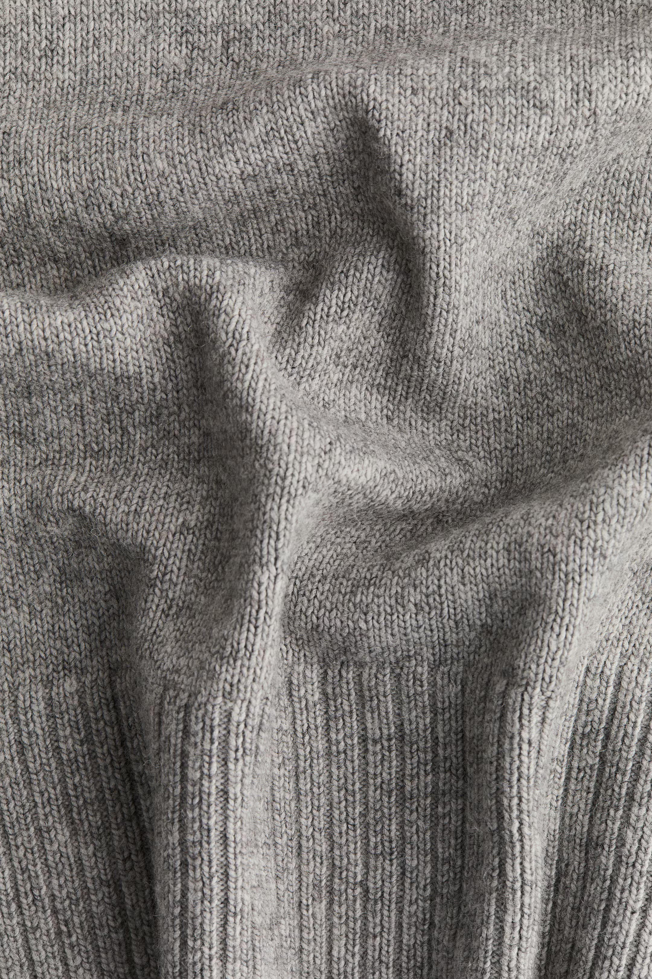 Oversized polo-neck jumper | H&M (UK, MY, IN, SG, PH, TW, HK)