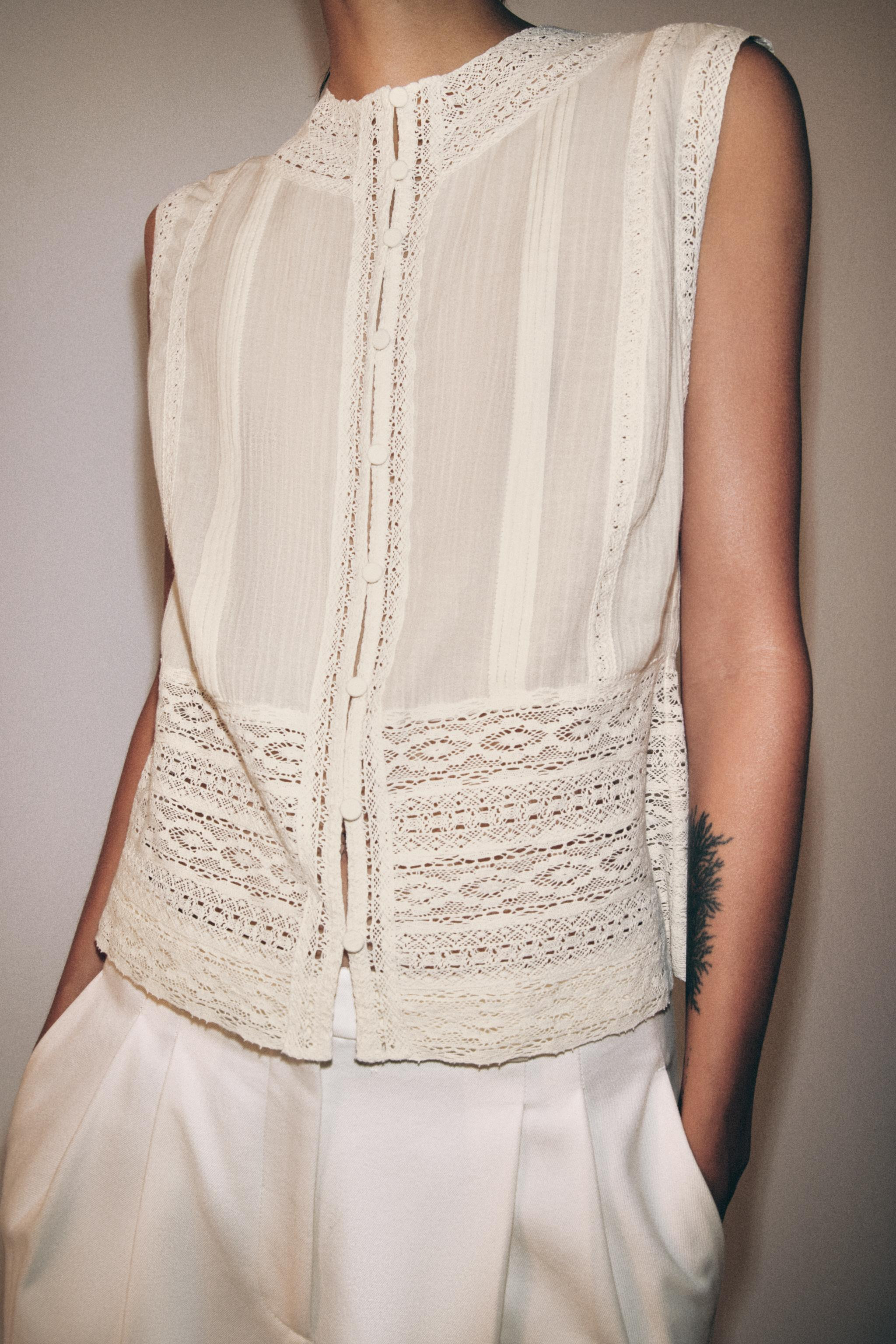ZW COLLECTION LACE TRIM SLEEVELESS BLOUSE | Zara US