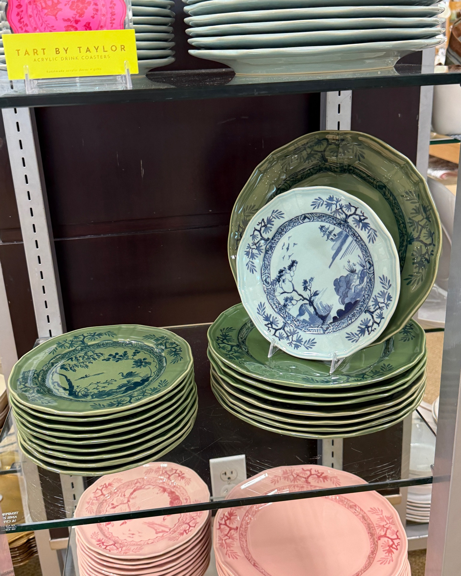 My plates are back in stock! Perfect for fall and holiday entertaining! ✨ Ginori inspired plates look for less Christmas tabelscape fall tablescape blue plates melamine green salad plates pink dinner plates home decor traditional decor classic timeless home