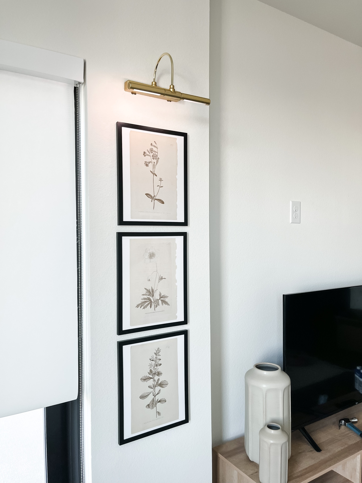 Wall decor | wall decor ideas | living room wall decor | bedroom wall decor | home decor | apartment decor ideas 

#LTKhome