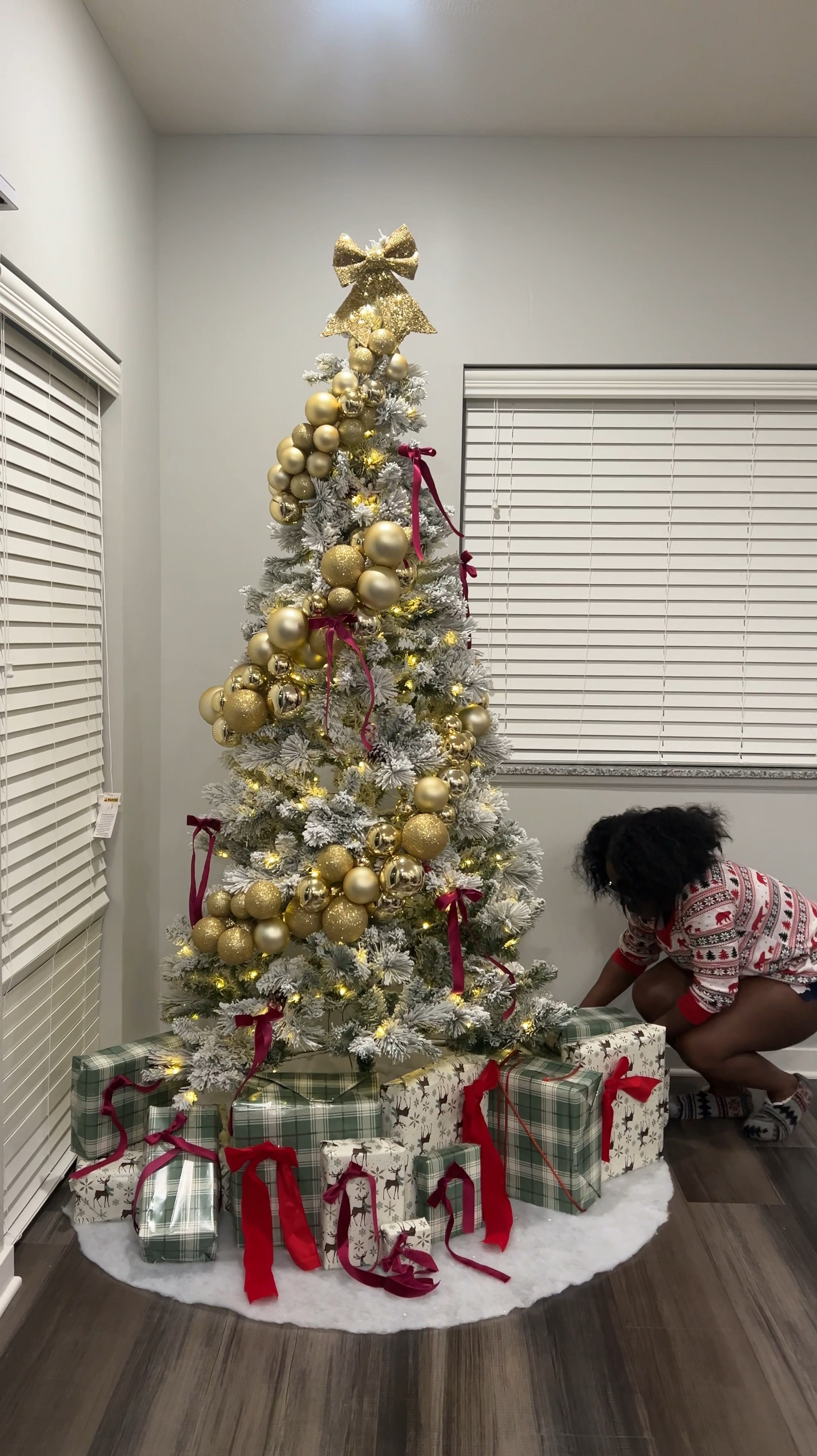 Finally put the Christmas tree up 😃

#LTKWatchNow #LTKHoliday #LTKFindsUnder100