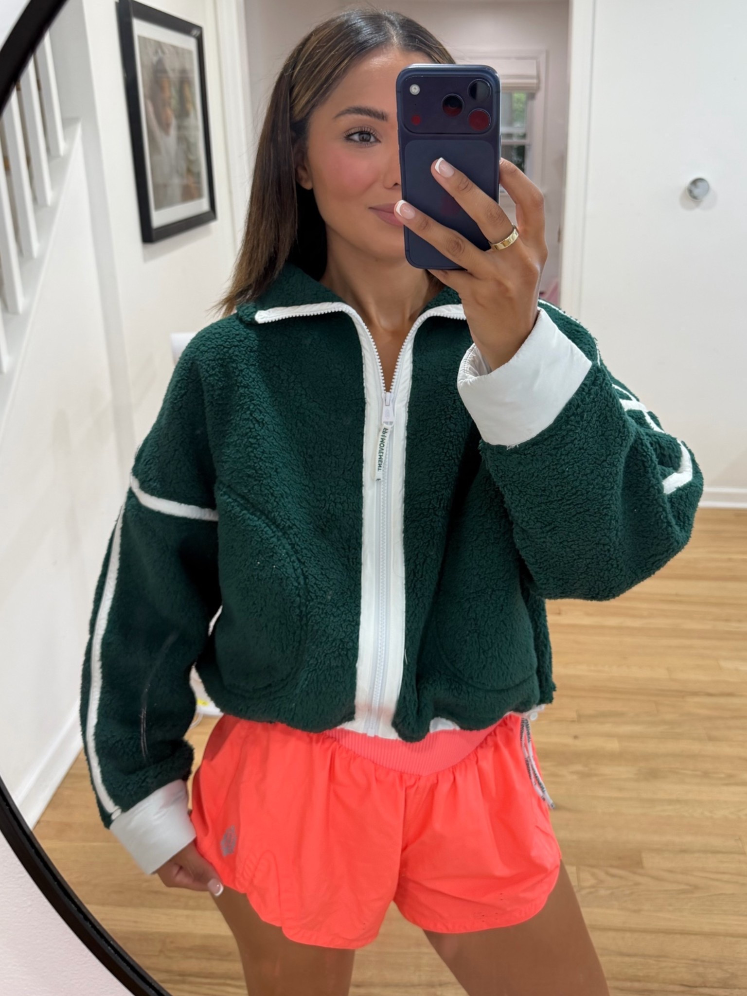 Fleece: small
Bottoms: small
