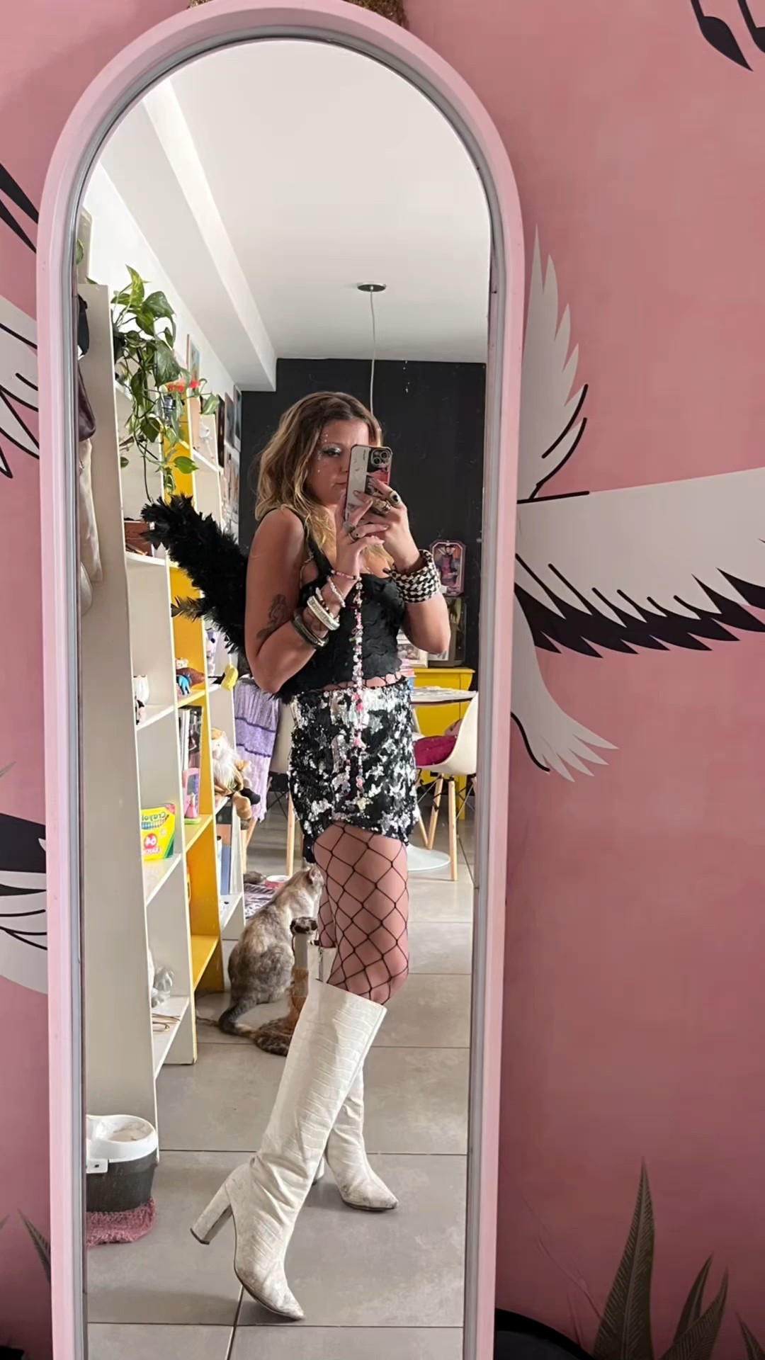 Carnaval 💖 #grwm e o perfume mais fresco que me acompanhou o bloco todo, água de coco da @loccitaneaubresil

#LTKbrasil #LTKbeleza #LTKpetite