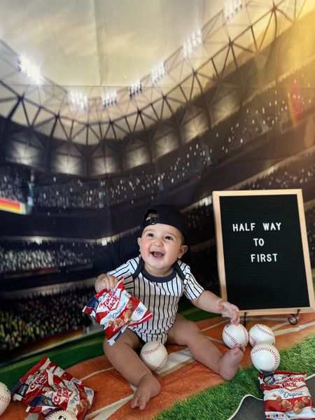 My AJs 6 month baby DIY photo shoot!!! 

#monthlyphotos
#diy
#babyphotoshoot
#6monthsold
#babypics
#baseball
#babysports
#babyhat
#backdrops

#LTKbaby #LTKunder50 #LTKkids