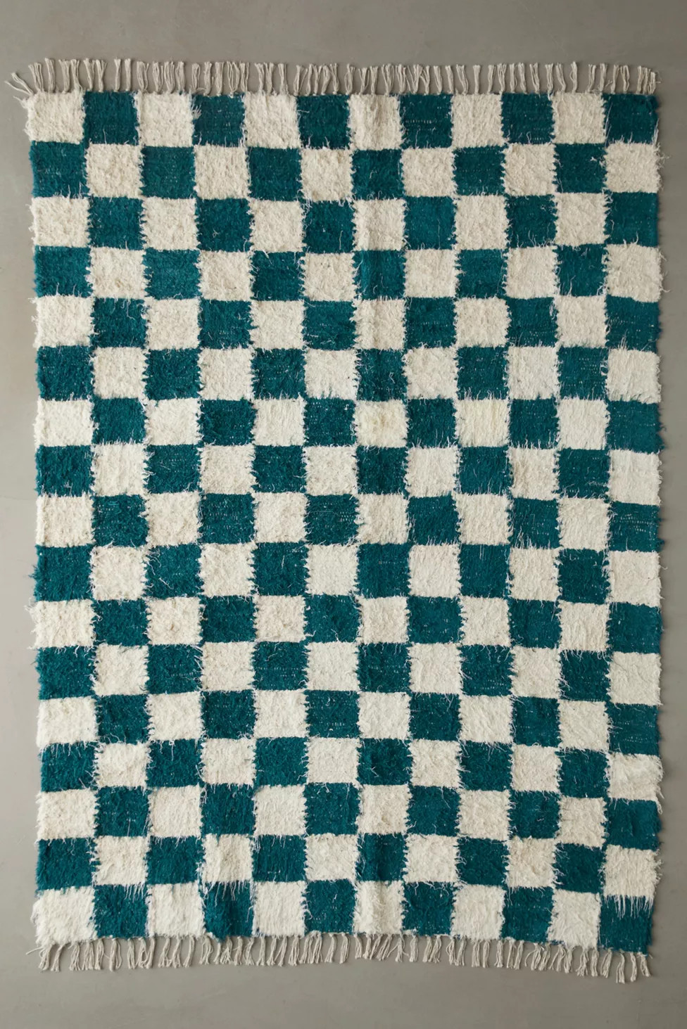 Checkerboard Woven Shag Rag Rug | Urban Outfitters (US and RoW)
