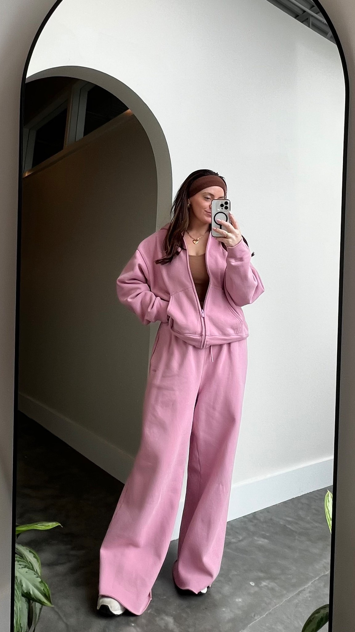 🤎🤎🤎🤎

#LTKValentine #LTKootd #LTKActive