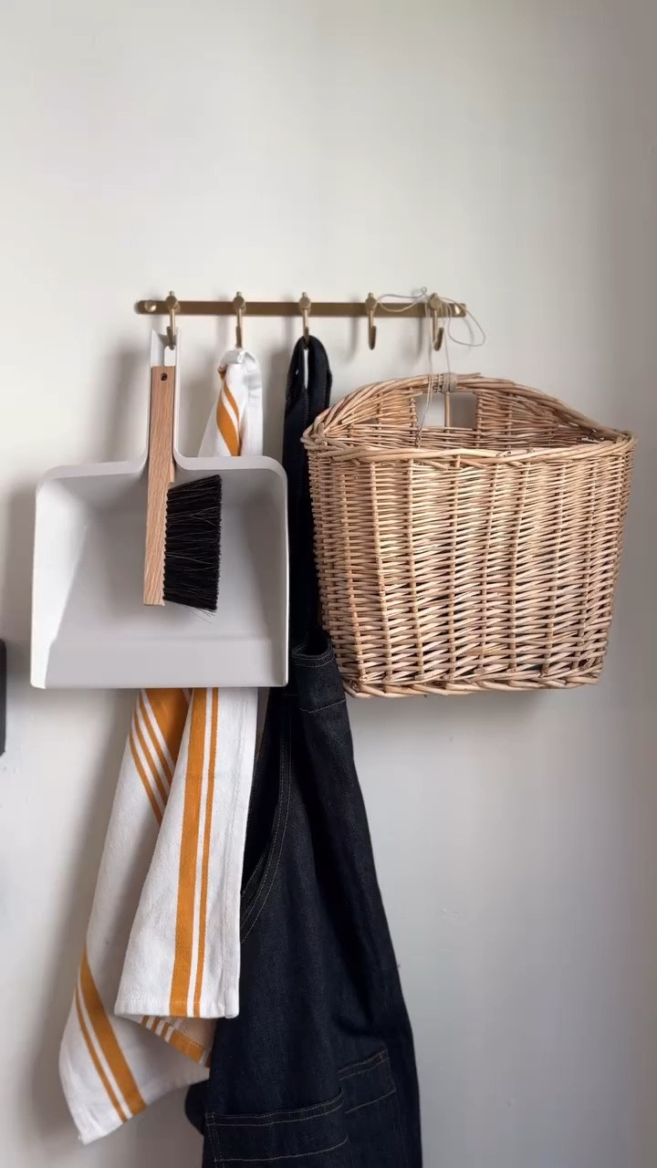 Update my kitchen door with me. This corner of my kitchen was always an eyestore and the hooks were fighting for their lives. A fresh coat of paint plus a thrift store basket made a big difference. Perfect for storing extra bibs.

#thrifted #diy #beforeandafter #homedecor #interiordesign #interiordesigner #homestyledecor #kitchenhacks #kitchenstyle
#Itkhome #Itk #thrifting #restyle #storagesolutions #storageideas #kitchendesign
