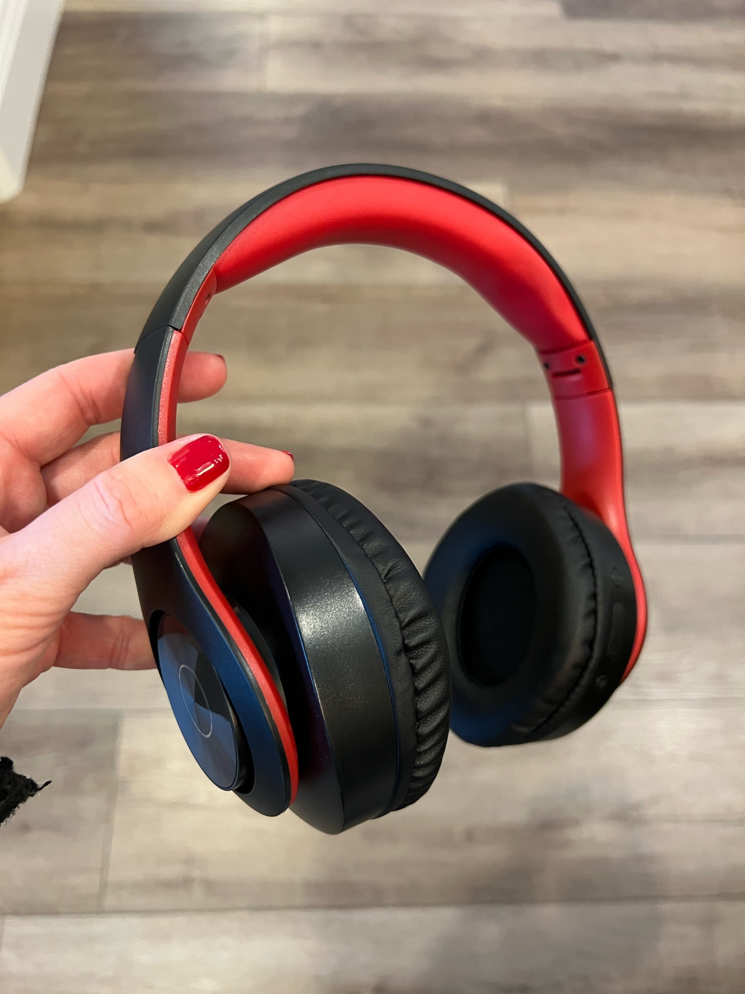 Bluetooth wireless headphones // What I bought for Valentine’s Day. ❤️ // Heart Sweater // Kids Pajamas // Kids Journal

#LTKkids #LTKGiftGuide #LTKfamily