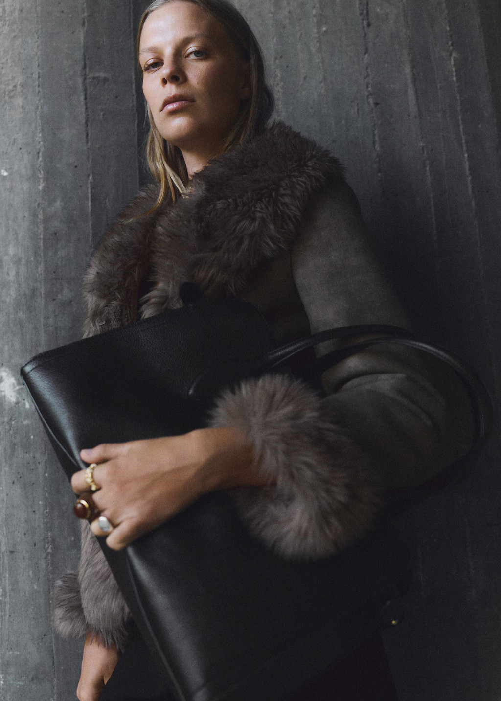 Medium bag with pebbled leather effect | Mango (US/MX/AU)