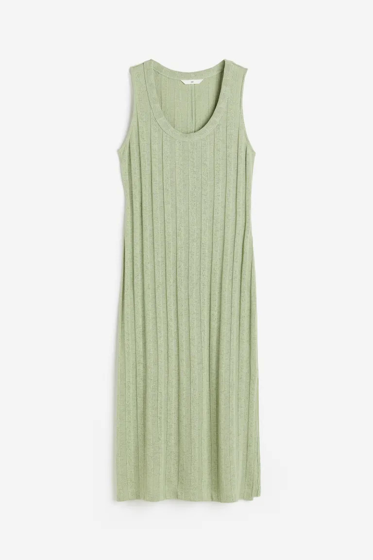 Geripptes Strickkleid | H&M (DE, AT, CH, NL, FI)