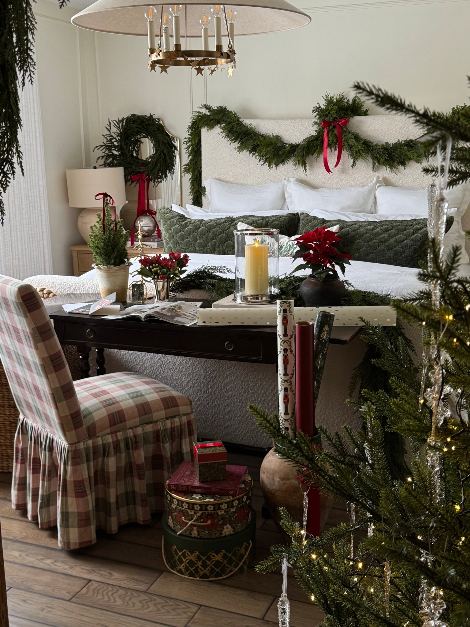 Christmas in my room ♥️

#LTKhome #LTKstyletip #LTKwinter