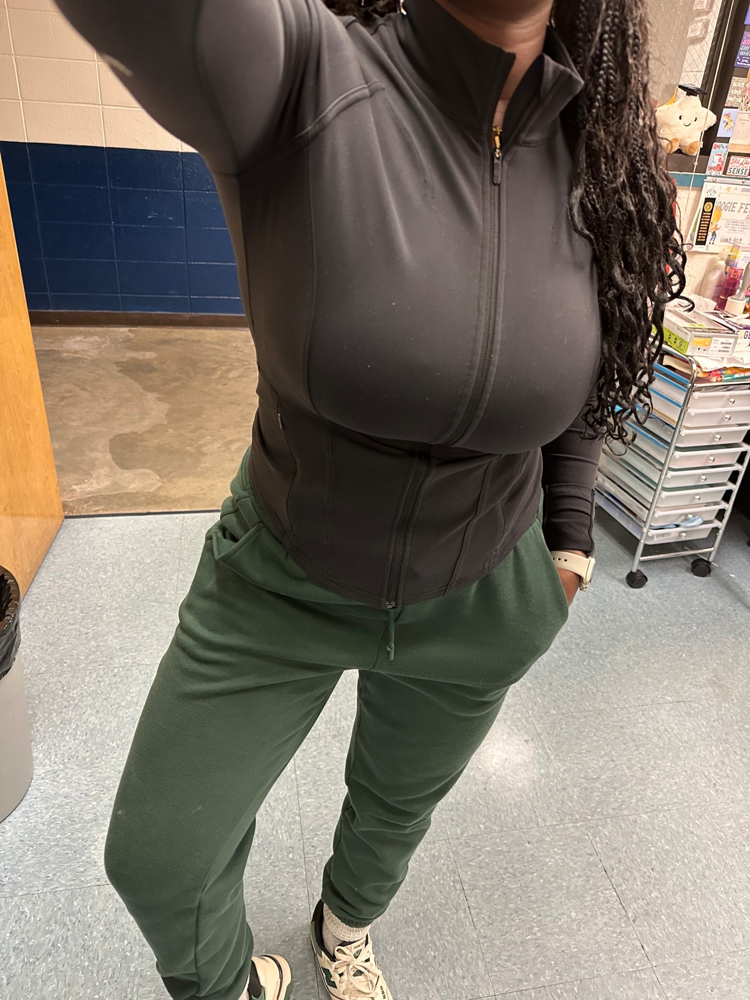 Comfy elevated outfit . 

#LTKFindsUnder100 #LTKSeasonal #LTKootd