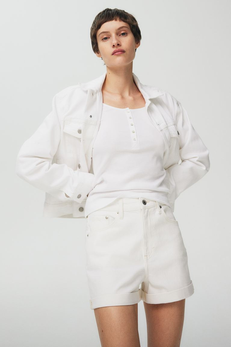 Mom Ultra High Denim shorts - Ultra high waist - Short - White - Ladies | H&M US | H&M (US + CA)